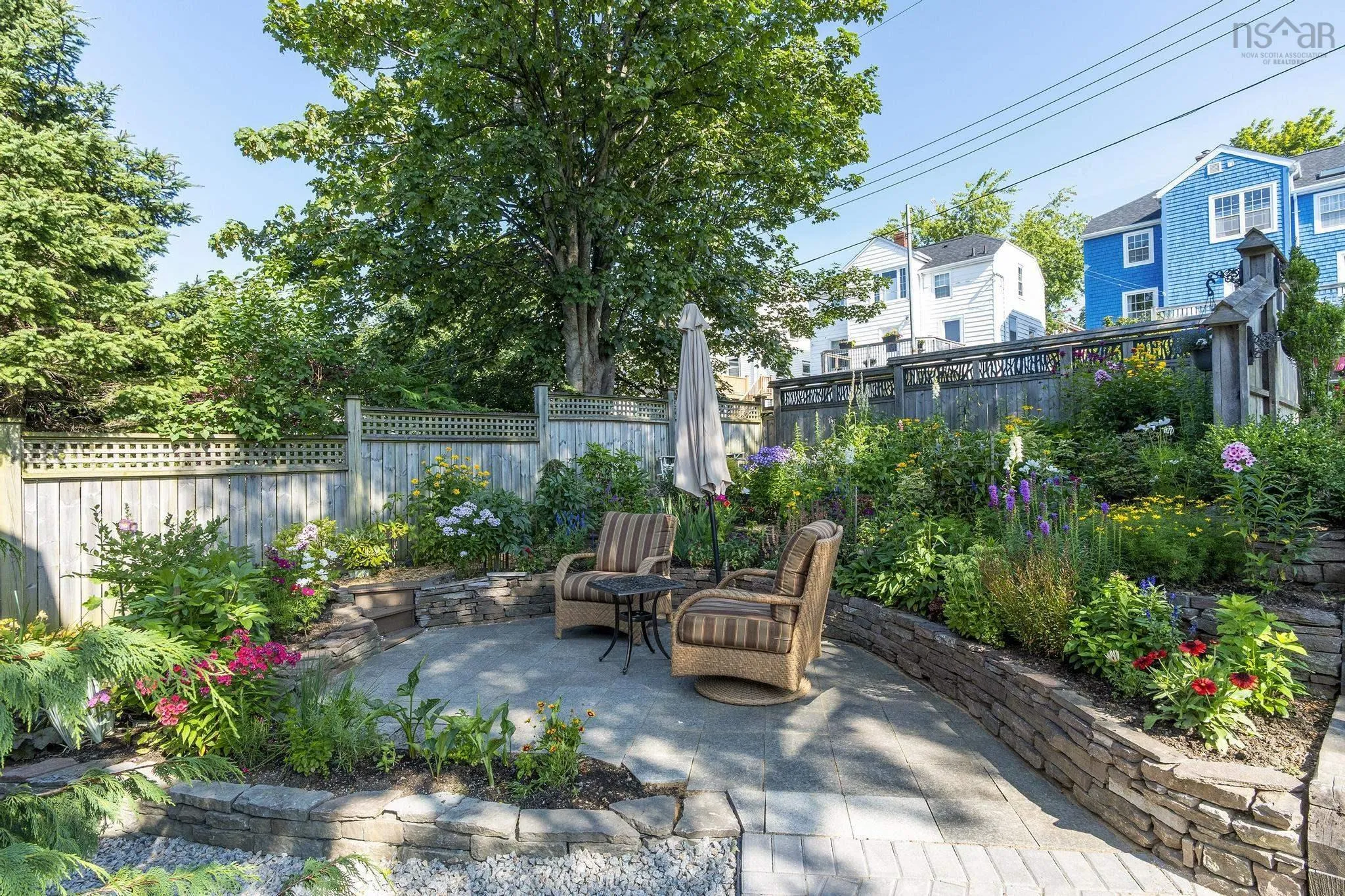 60 Shore Road, Dartmouth, NS B3A 1A3, 3 Bedrooms Bedrooms, ,4 BathroomsBathrooms,Residential,For Sale,Shore,202522887