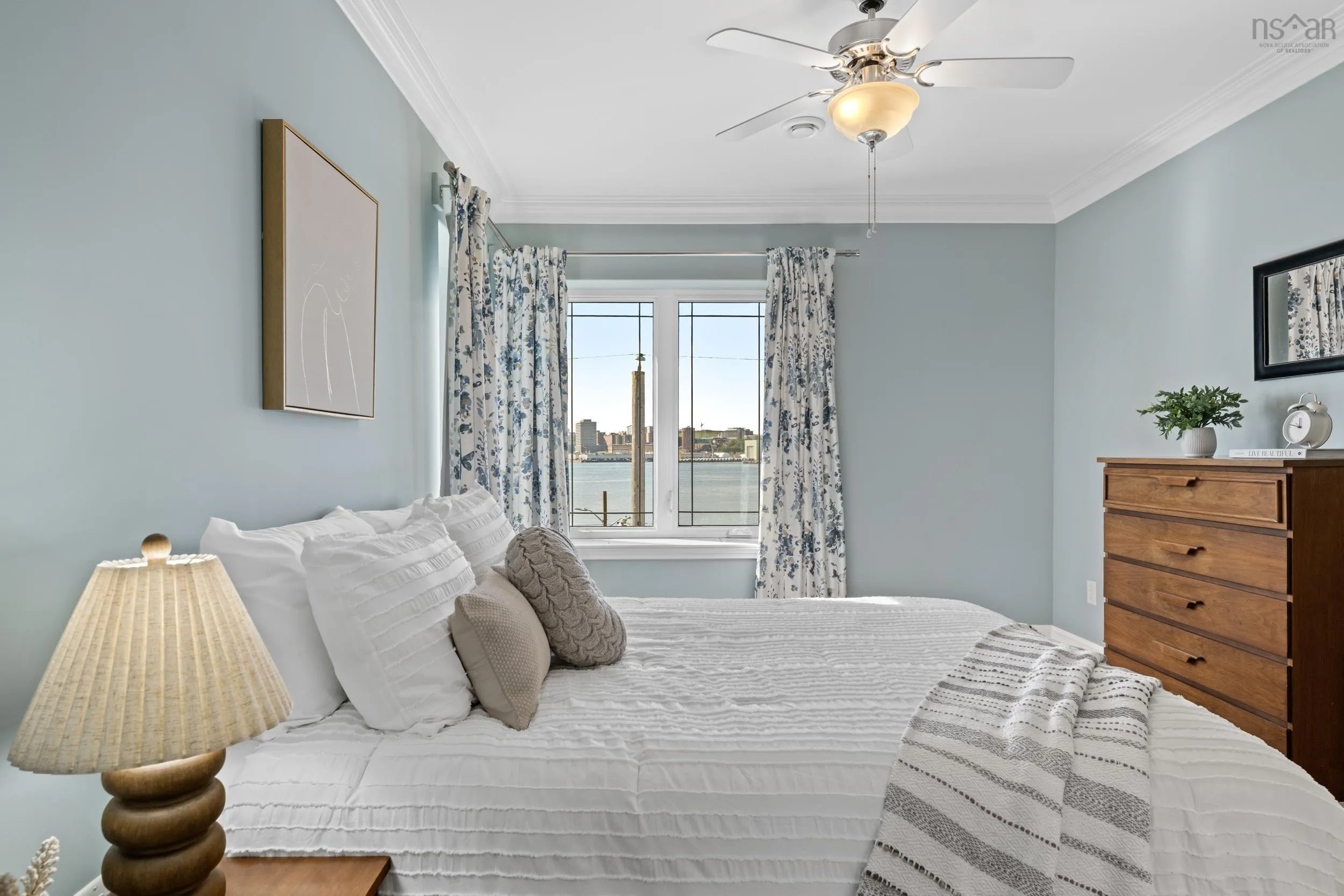 60 Shore Road, Dartmouth, NS B3A 1A3, 3 Bedrooms Bedrooms, ,4 BathroomsBathrooms,Residential,For Sale,Shore,202522887