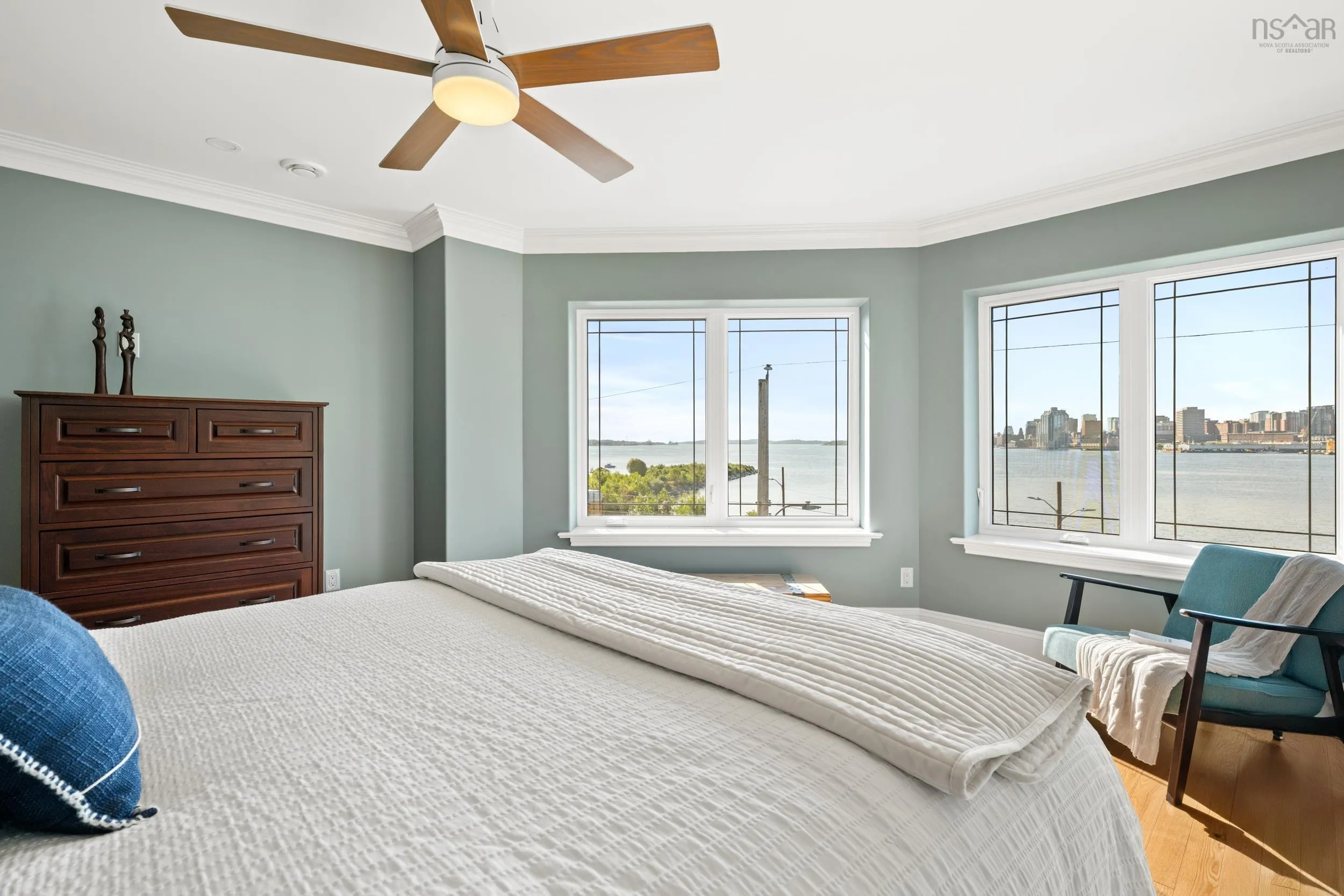 60 Shore Road, Dartmouth, NS B3A 1A3, 3 Bedrooms Bedrooms, ,4 BathroomsBathrooms,Residential,For Sale,Shore,202522887