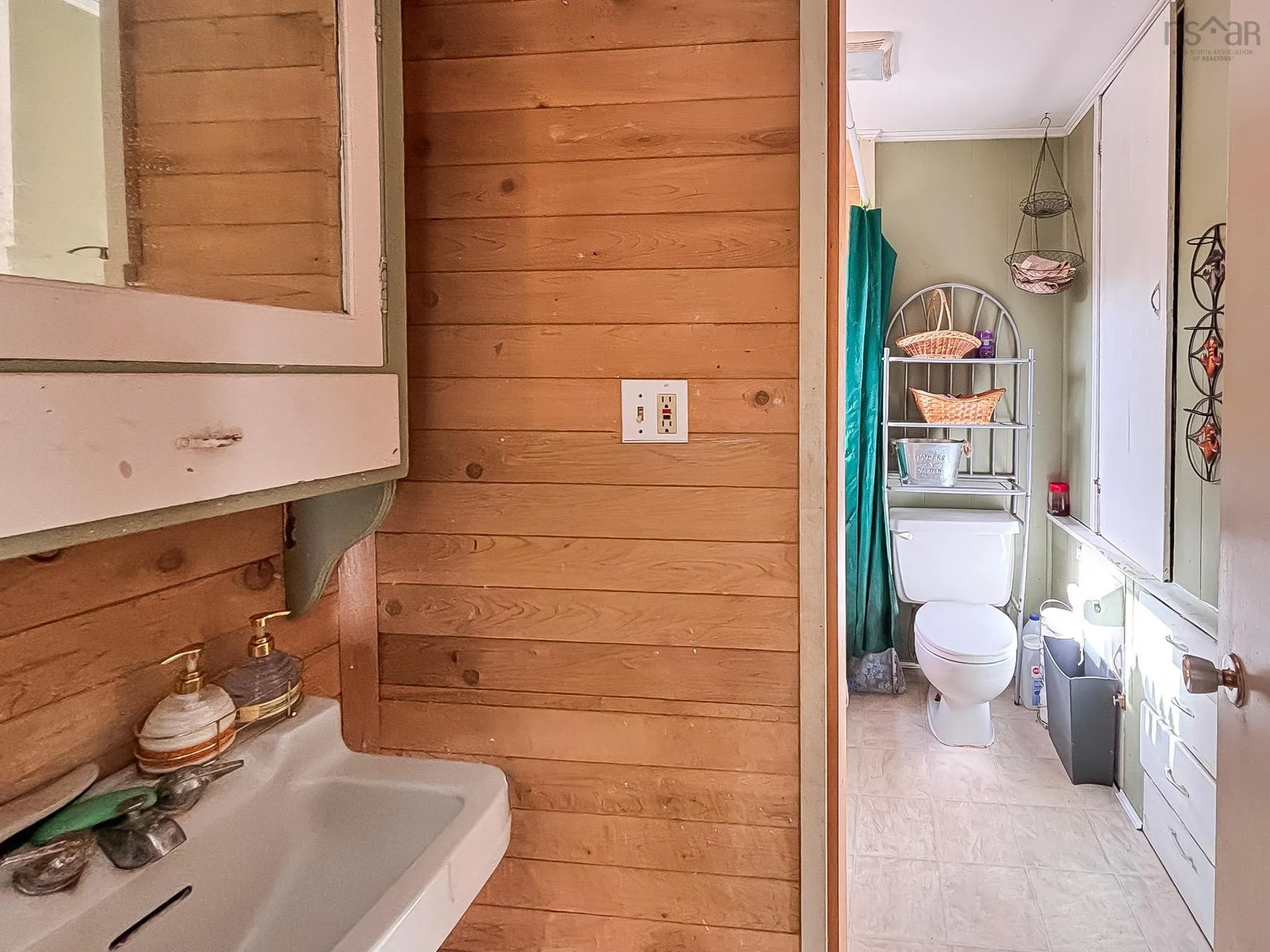 57 King Street, Bridgewater, NS B4V 1A1, 5 Bedrooms Bedrooms, ,4 BathroomsBathrooms,Residential,For Sale,King,202522858