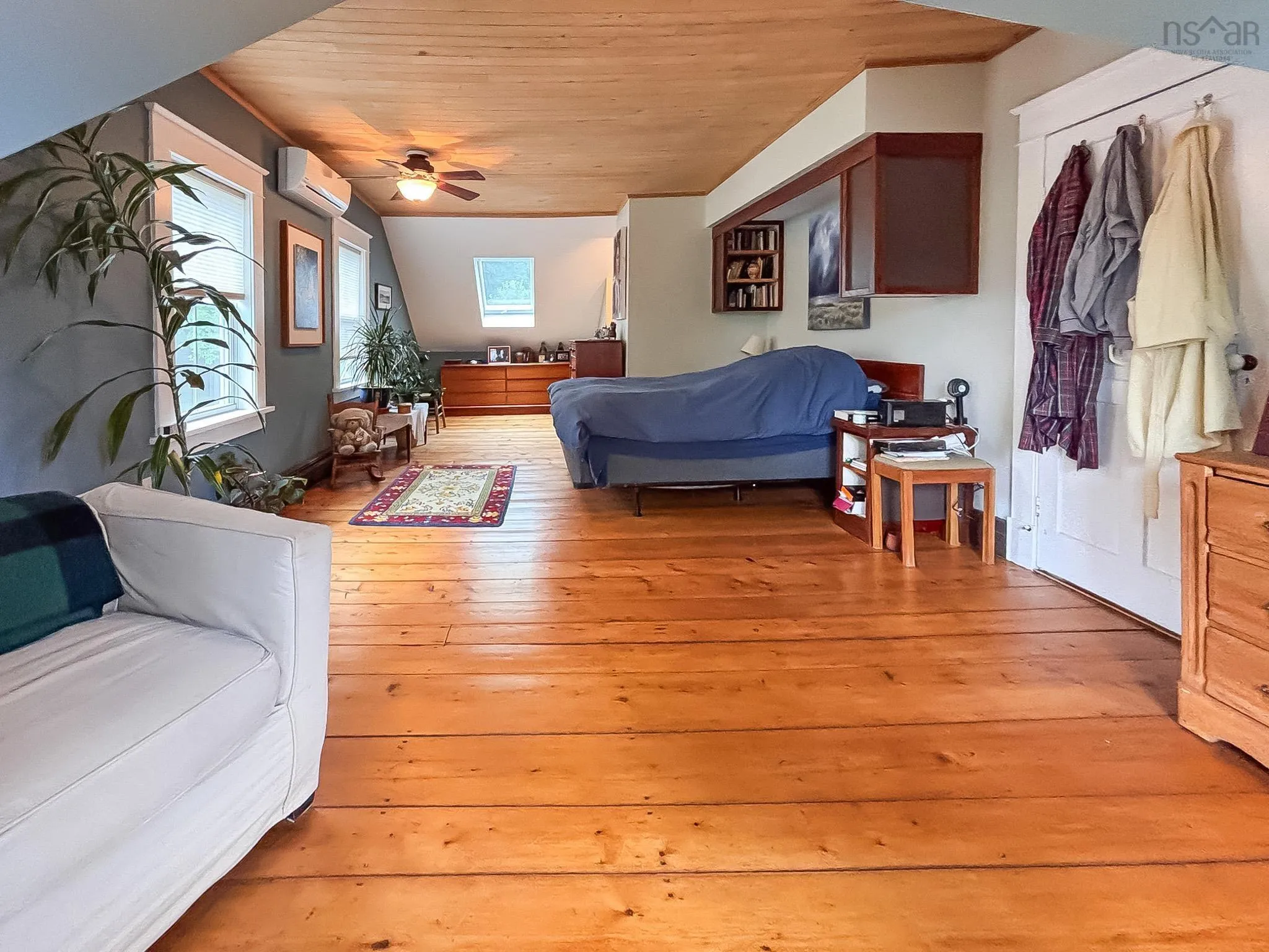 57 King Street, Bridgewater, NS B4V 1A1, 5 Bedrooms Bedrooms, ,4 BathroomsBathrooms,Residential,For Sale,King,202522858