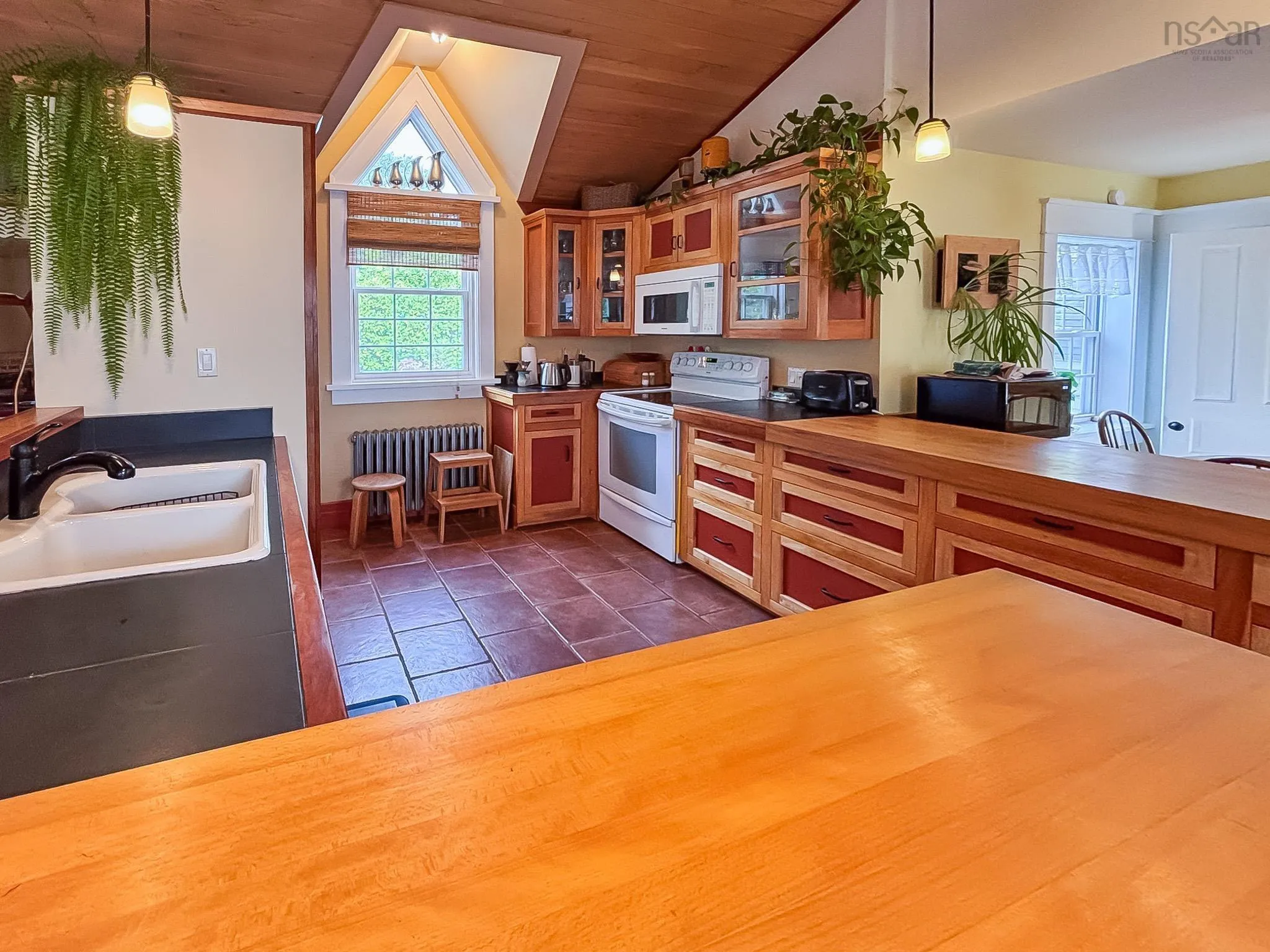 57 King Street, Bridgewater, NS B4V 1A1, 5 Bedrooms Bedrooms, ,4 BathroomsBathrooms,Residential,For Sale,King,202522858