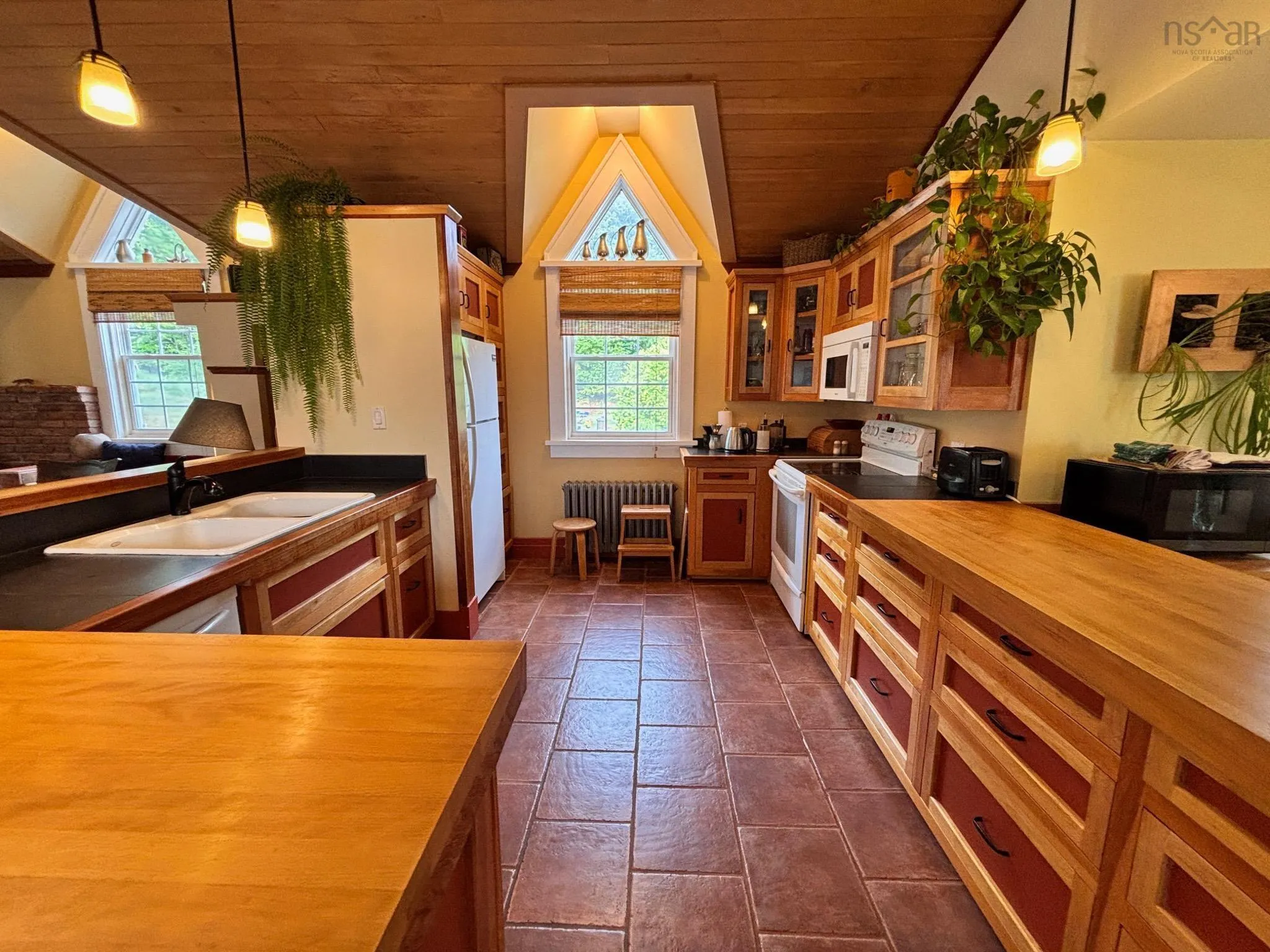 57 King Street, Bridgewater, NS B4V 1A1, 5 Bedrooms Bedrooms, ,4 BathroomsBathrooms,Residential,For Sale,King,202522858