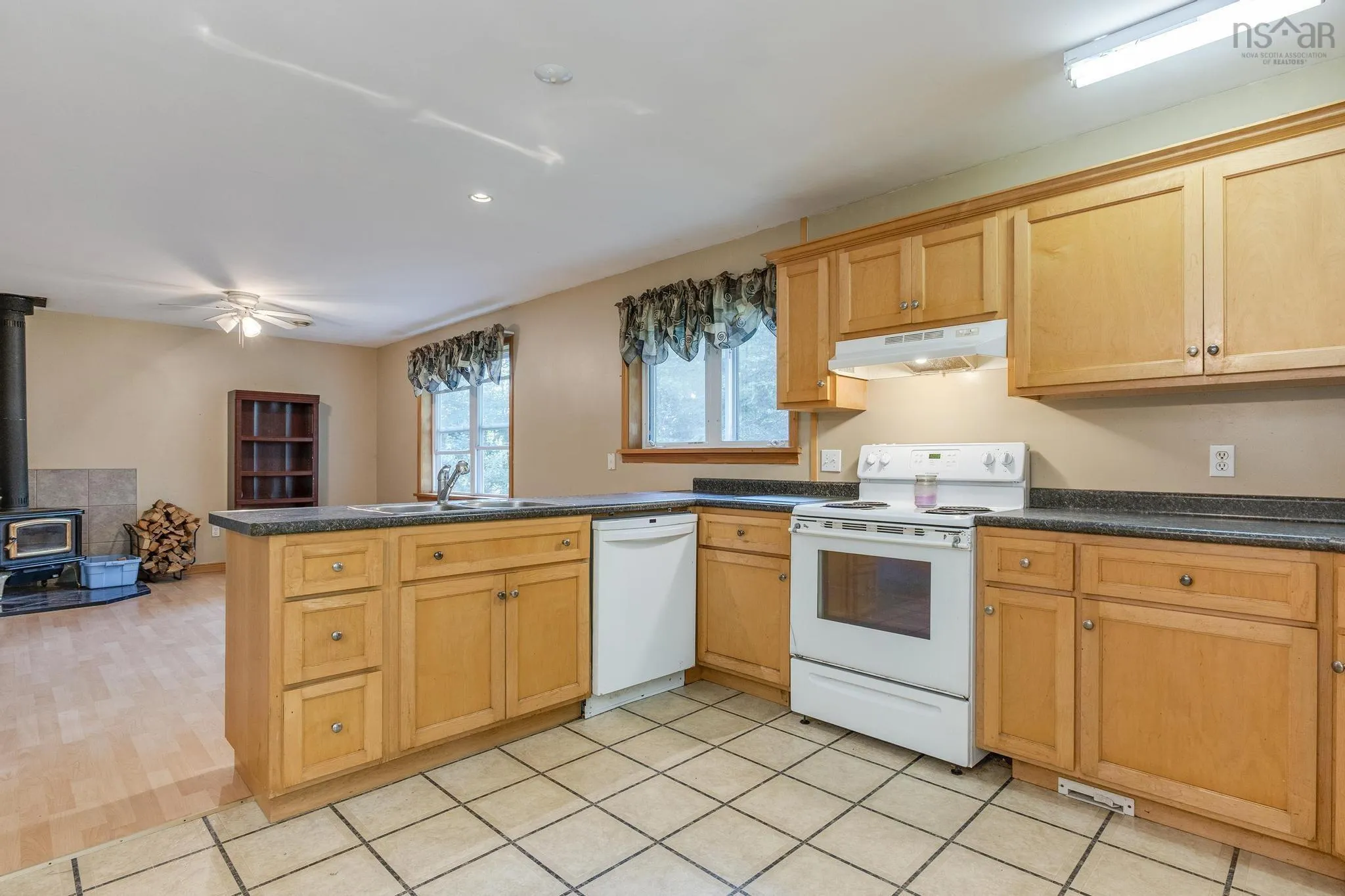 123 Croft Road, Chester Basin, NS B0J 1K0, 5 Bedrooms Bedrooms, ,2 BathroomsBathrooms,Residential,For Sale,Croft,202520539