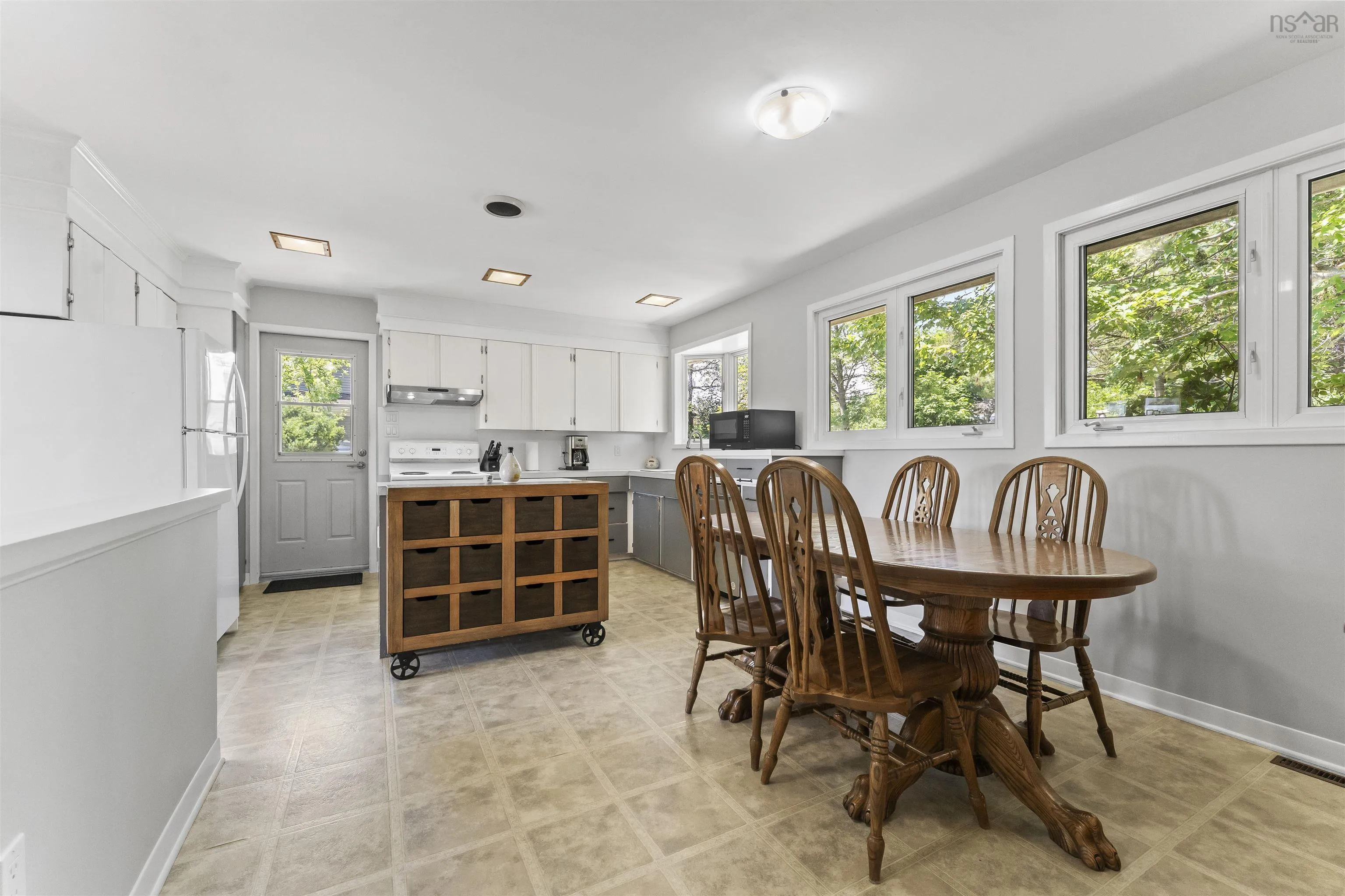 1582 John Brackett Drive, Herring Cove, NS B3V 1G8, 4 Bedrooms Bedrooms, ,3 BathroomsBathrooms,Residential,For Sale,John Brackett,202517674