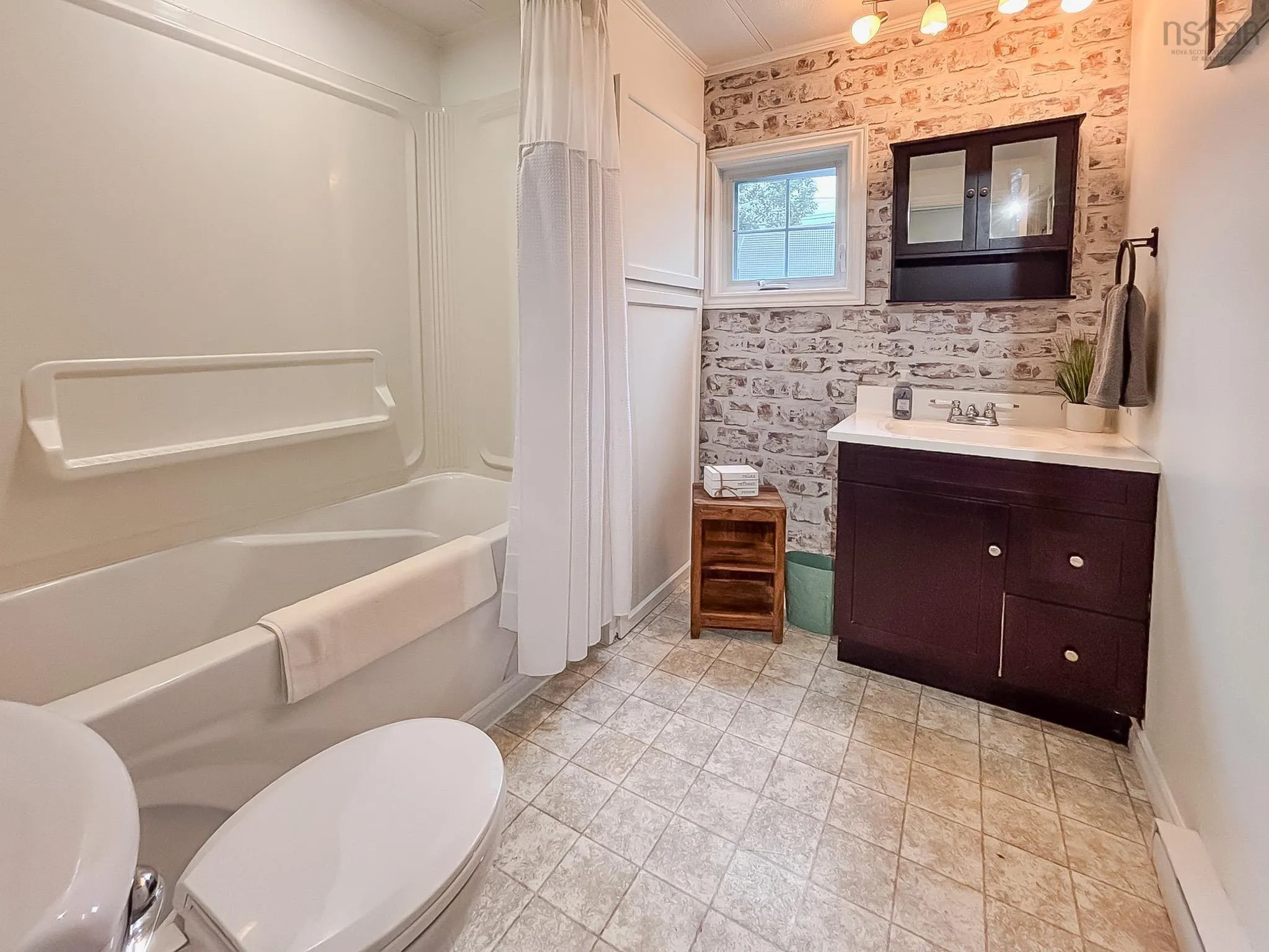 1 Spring Crescent, Bridgewater, NS B4V 3G3, 3 Bedrooms Bedrooms, ,1 BathroomBathrooms,Residential,For Sale,Spring,202518178
