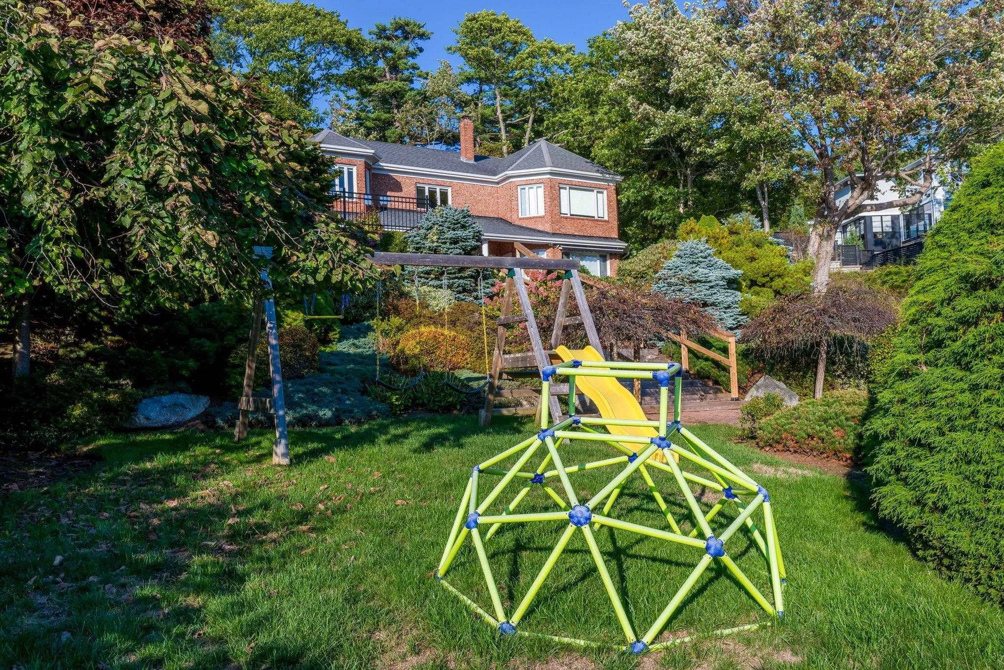 6634 South Street, Halifax Ns B3h 1v2, 4 Bedrooms Bedrooms, ,4 BathroomsBathrooms,Residential,For Sale,South,202503432