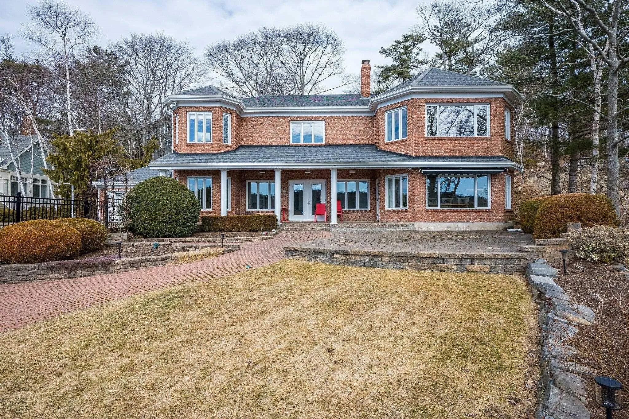 6634 South Street, Halifax Ns B3h 1v2, 4 Bedrooms Bedrooms, ,4 BathroomsBathrooms,Residential,For Sale,South,202503432