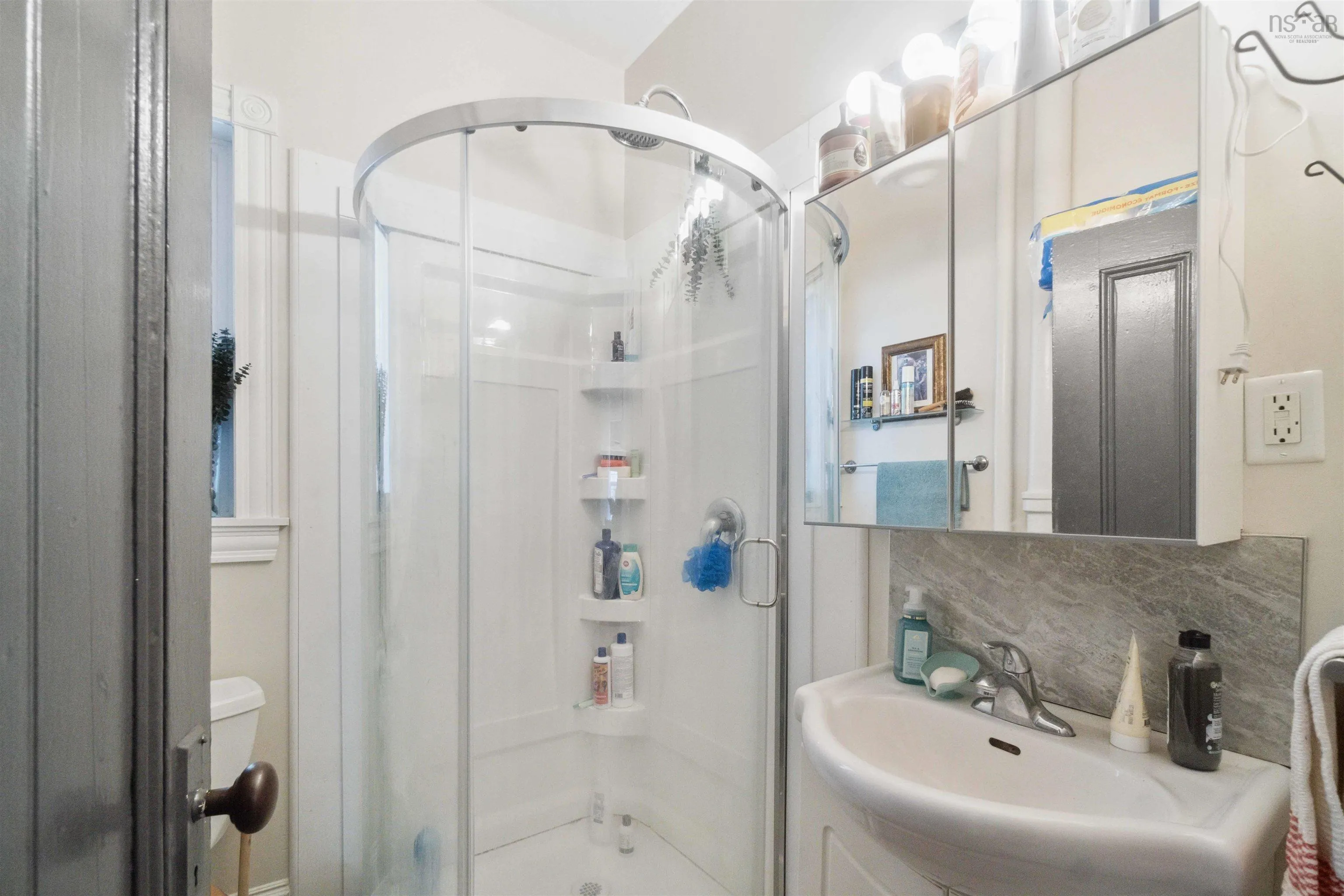 2536-2538 Westmount Street, Halifax, NS B3L 3G6, 4 Bedrooms Bedrooms, ,Residential Income,For Sale,Westmount,202513406