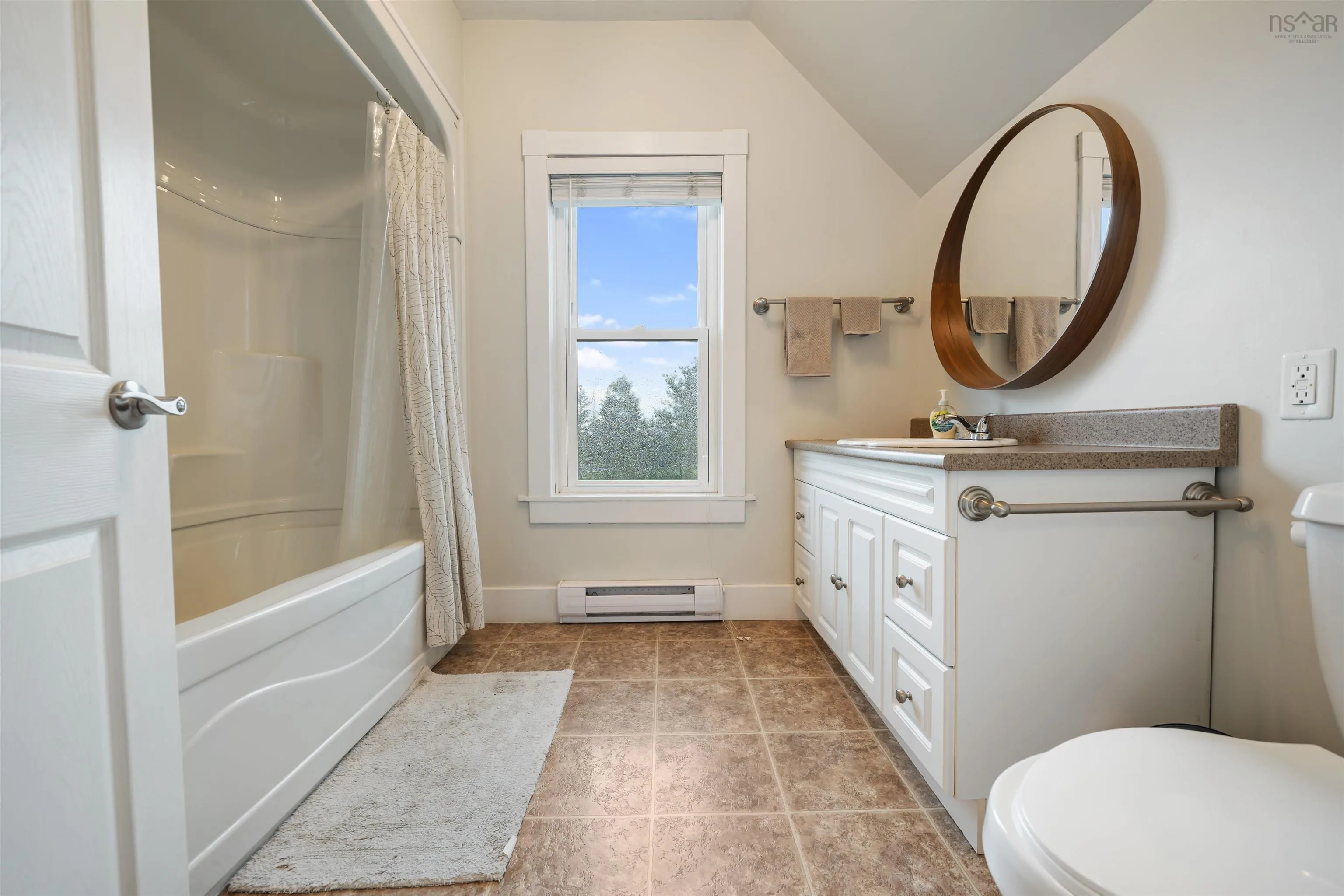 166 Reservoir Street, New Glasgow, NS B2H 4K4, 3 Bedrooms Bedrooms, ,2 BathroomsBathrooms,Residential,For Sale,Reservoir,202518704