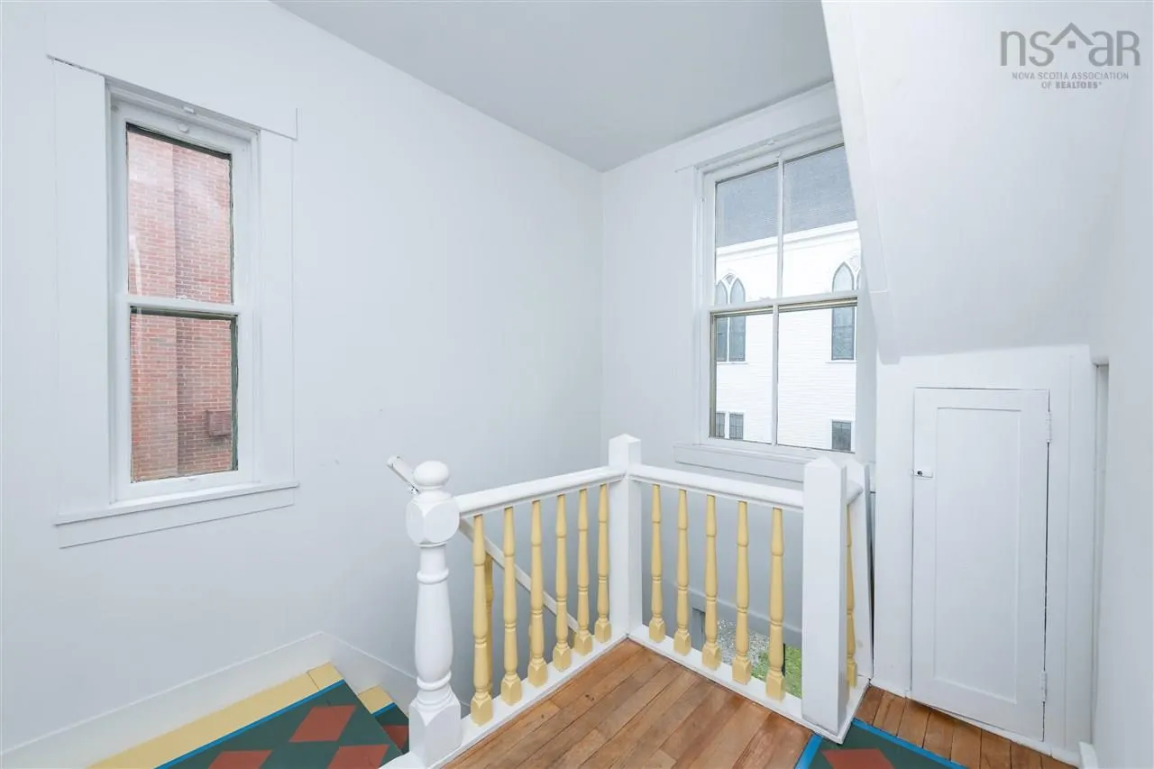 28 King Street, Lunenburg Ns B0j 2c0, 3 Bedrooms Bedrooms, ,2 BathroomsBathrooms,Residential,For Sale,King,202402976