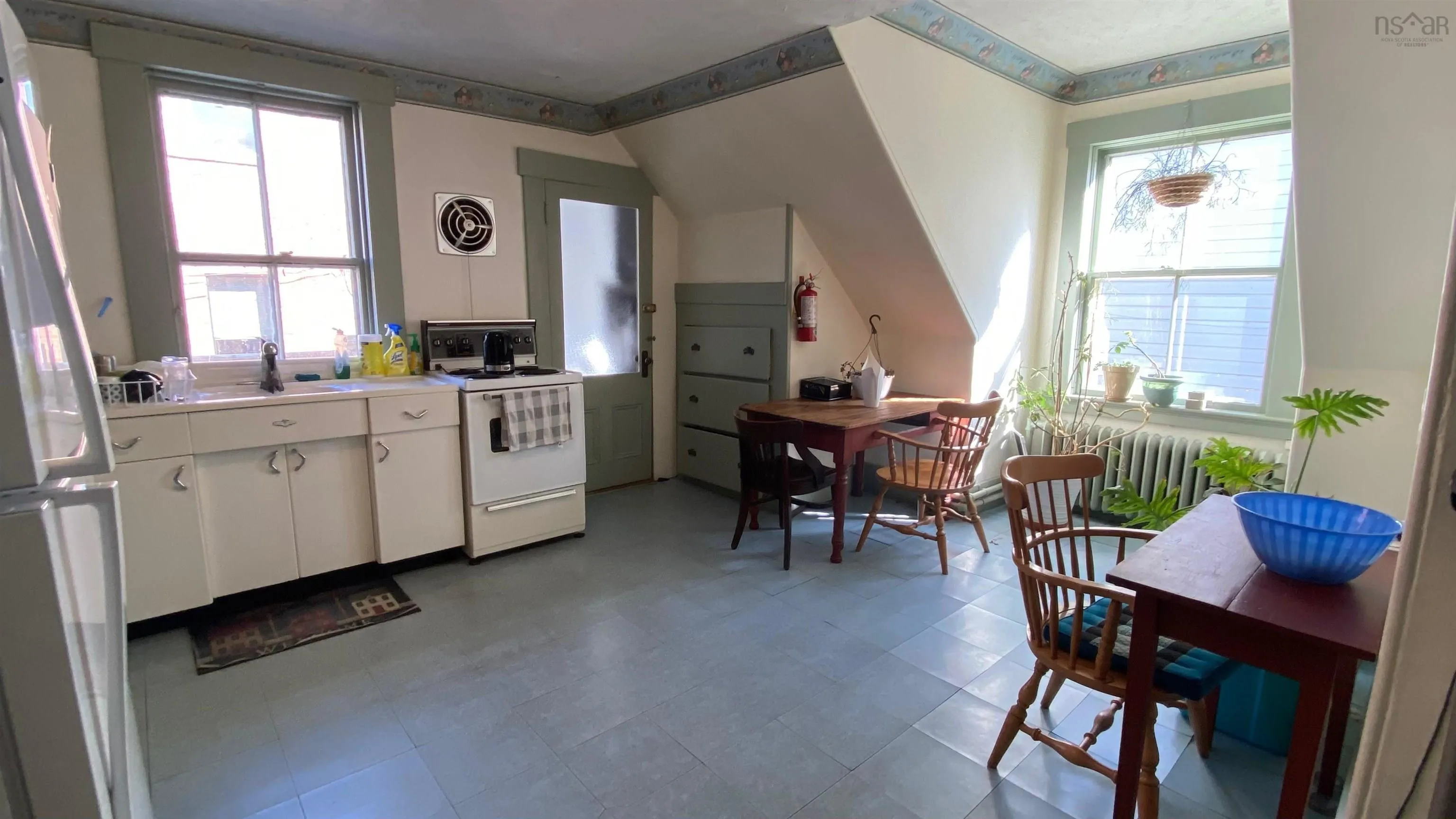 28 King Street, Lunenburg Ns B0j 2c0, 3 Bedrooms Bedrooms, ,2 BathroomsBathrooms,Residential,For Sale,King,202402976