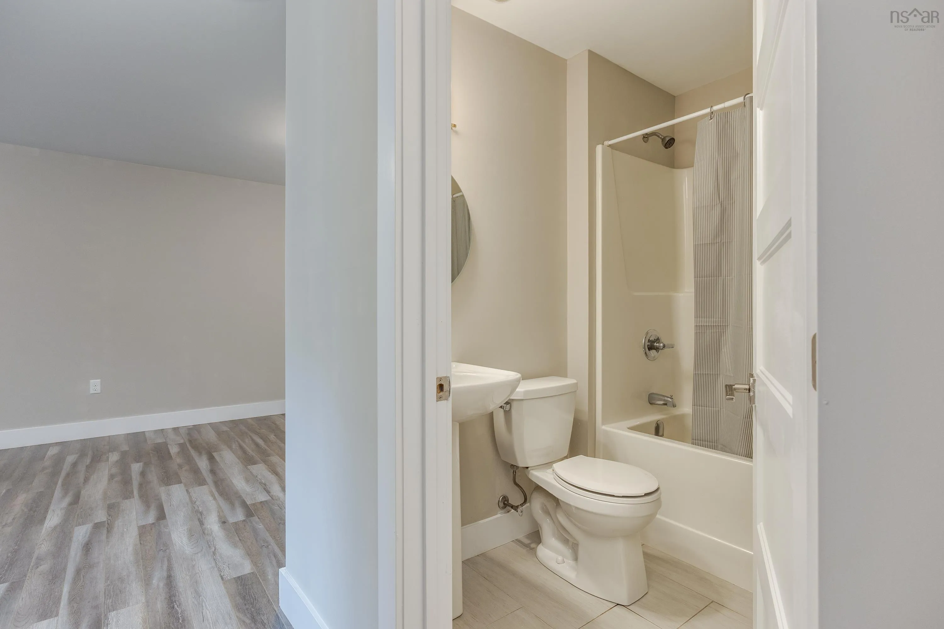 17 Boyne Court, Eastern Passage, NS B3G 0G9, 4 Bedrooms Bedrooms, ,4 BathroomsBathrooms,Residential,For Sale,Boyne,202520973
