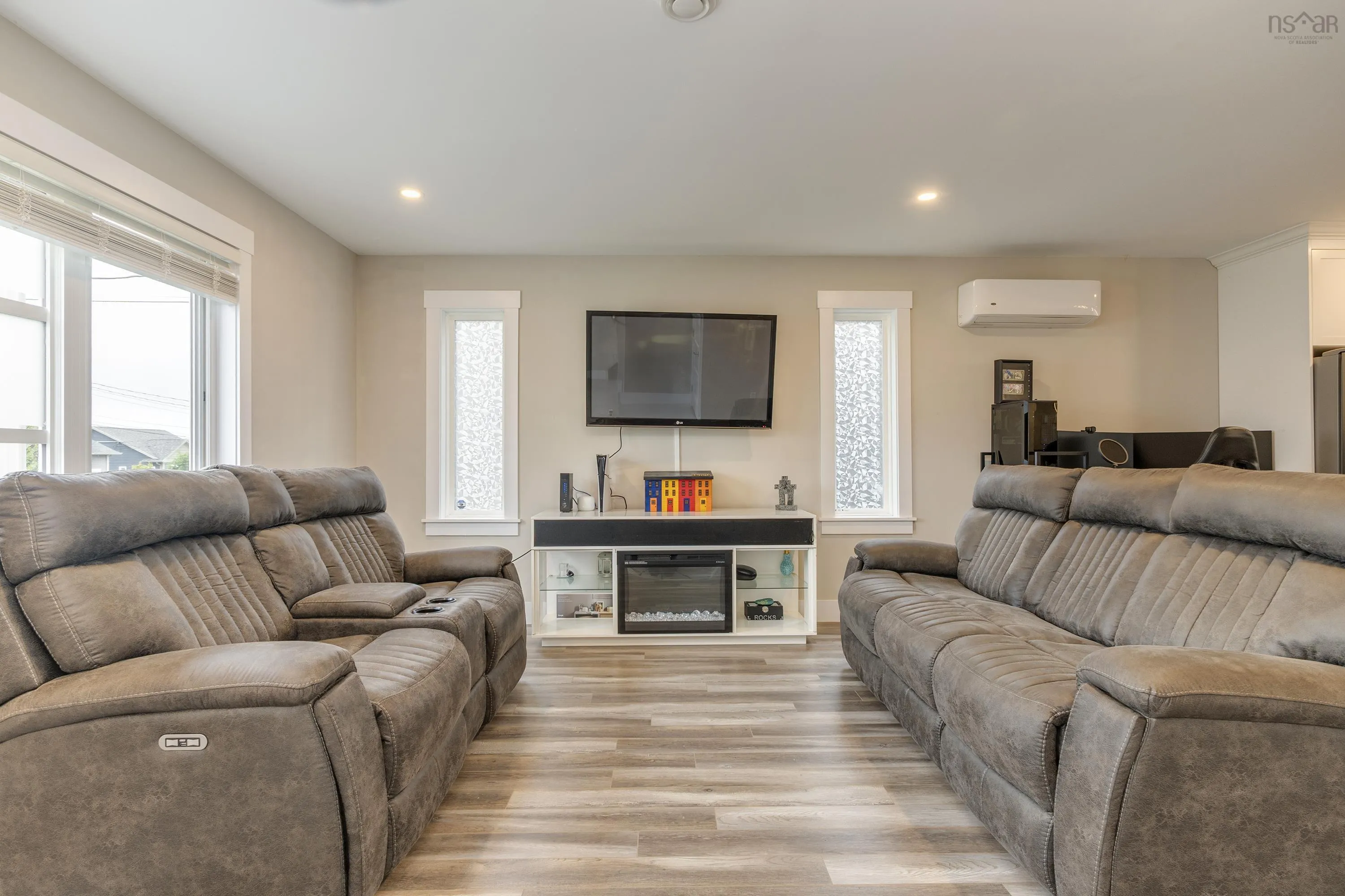 17 Boyne Court, Eastern Passage, NS B3G 0G9, 4 Bedrooms Bedrooms, ,4 BathroomsBathrooms,Residential,For Sale,Boyne,202520973