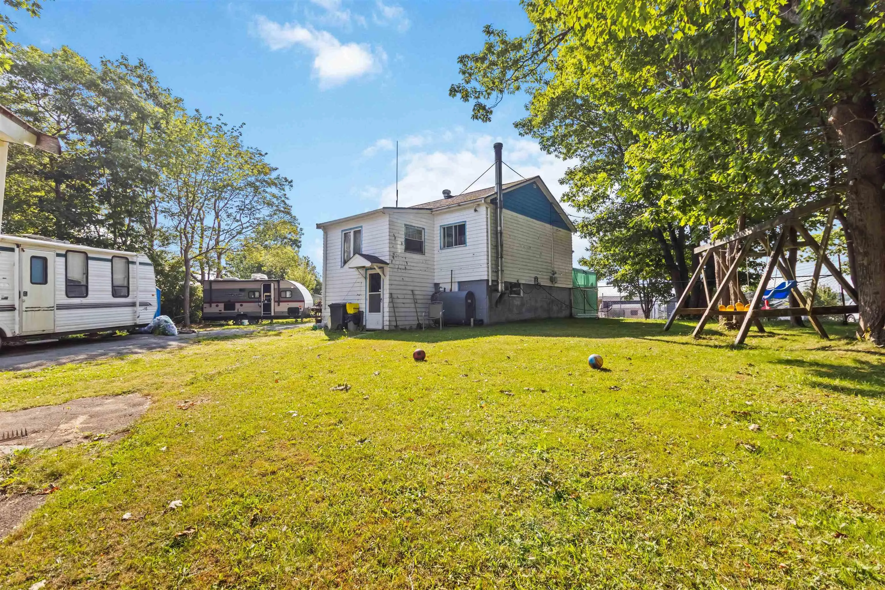24 Levis Street, Halifax, NS B3R 1L9, 3 Bedrooms Bedrooms, ,1 BathroomBathrooms,Residential,For Sale,Levis,202519325