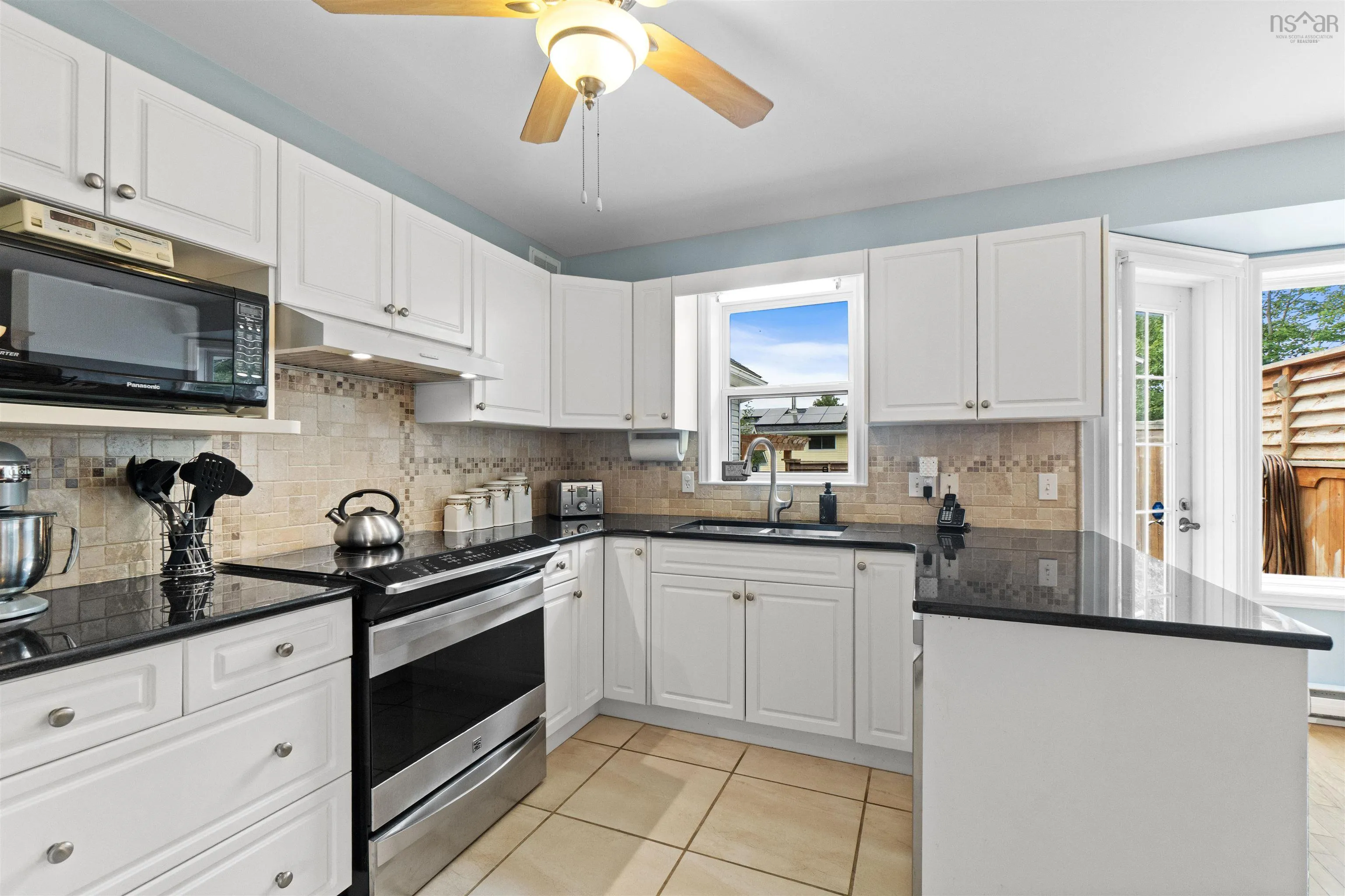 15 Wilton Crescent, Cole Harbour, NS B2V 2S9, 4 Bedrooms Bedrooms, ,2 BathroomsBathrooms,Residential,For Sale,Wilton,202521730