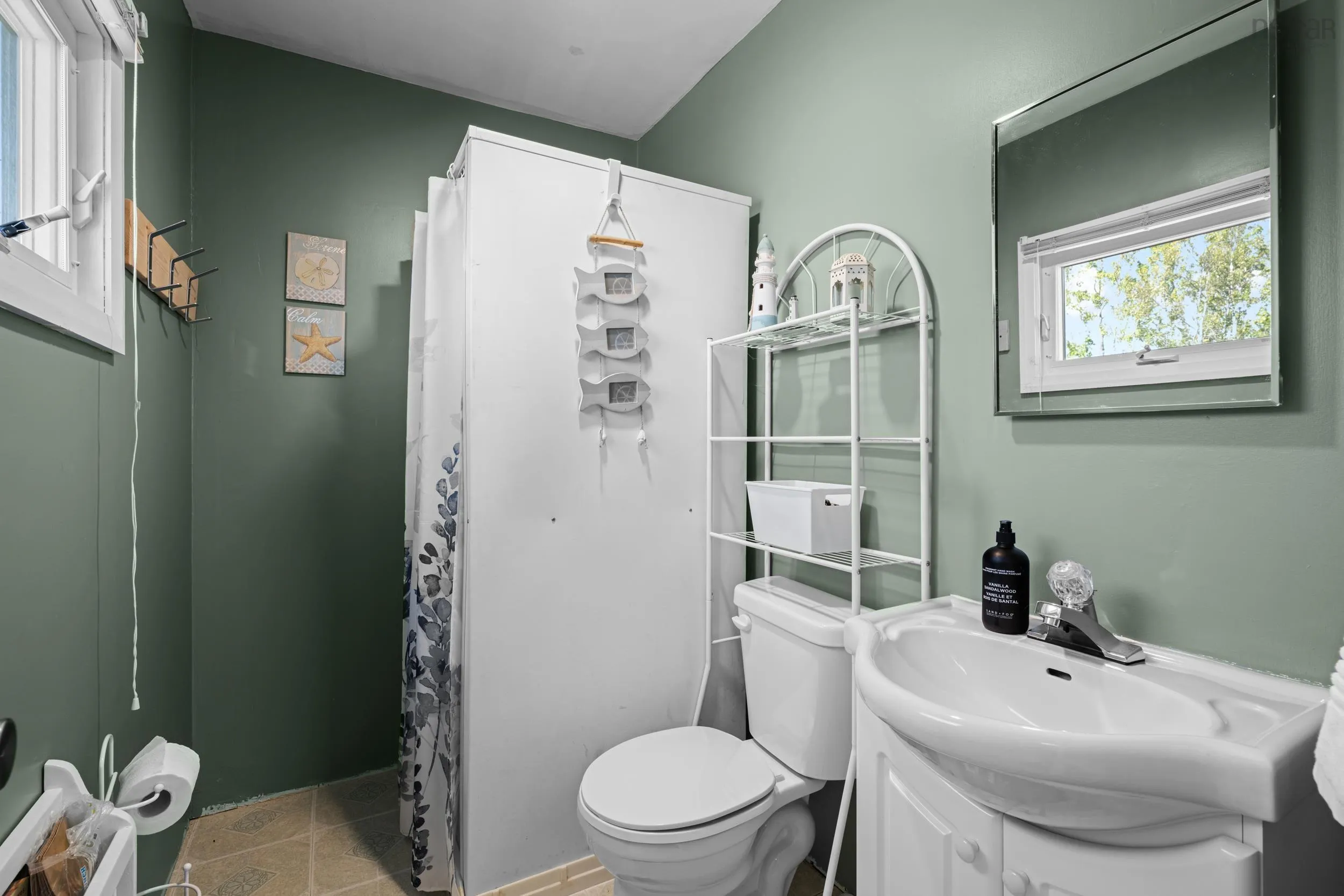 20 Macknight Lane, Seafoam, NS B0K 1N0, 4 Bedrooms Bedrooms, ,2 BathroomsBathrooms,Residential,For Sale,Macknight,202522809