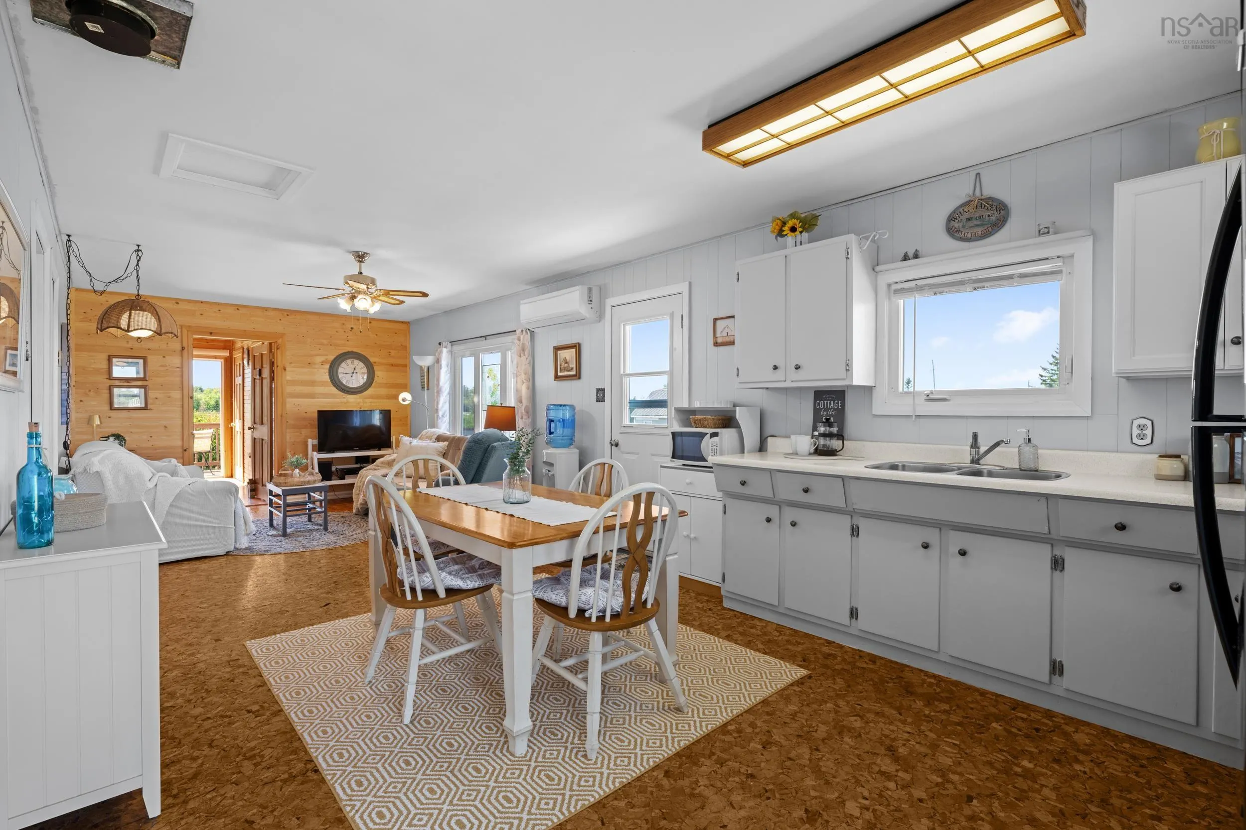 20 Macknight Lane, Seafoam, NS B0K 1N0, 4 Bedrooms Bedrooms, ,2 BathroomsBathrooms,Residential,For Sale,Macknight,202522809