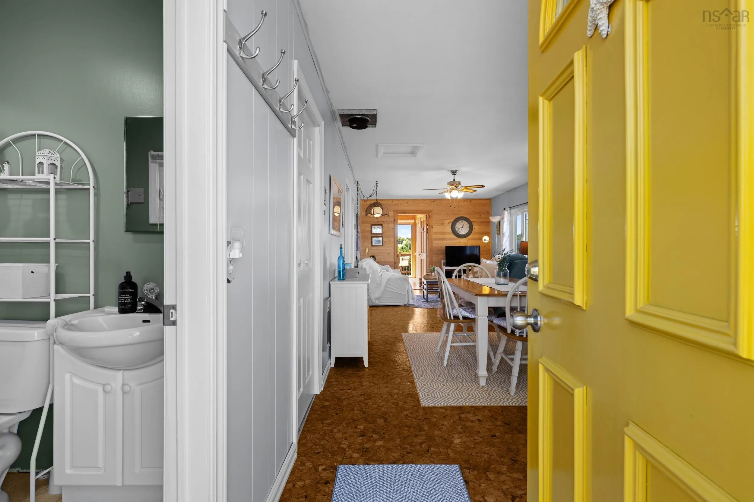20 Macknight Lane, Seafoam, NS B0K 1N0, 4 Bedrooms Bedrooms, ,2 BathroomsBathrooms,Residential,For Sale,Macknight,202522809
