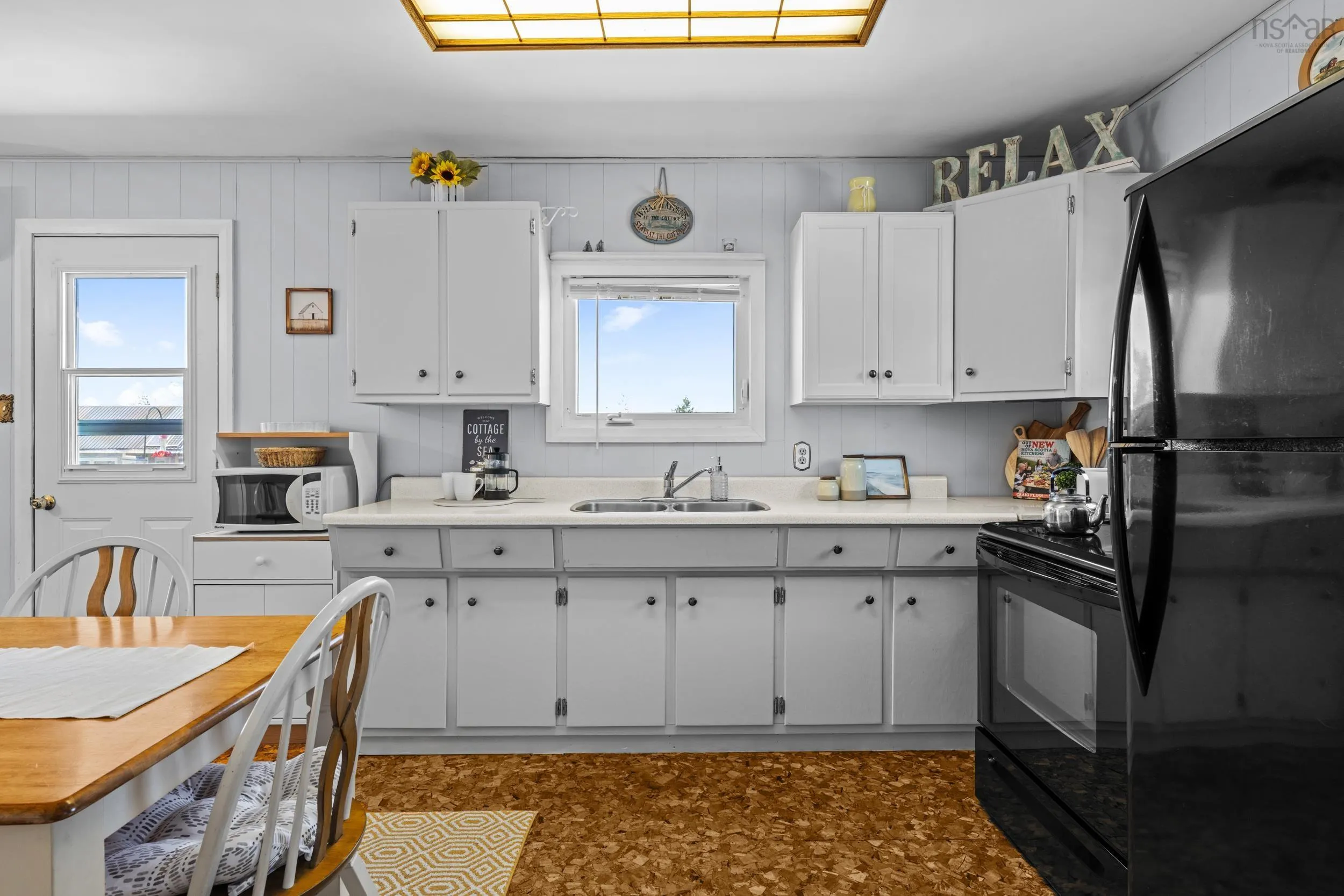 20 Macknight Lane, Seafoam, NS B0K 1N0, 4 Bedrooms Bedrooms, ,2 BathroomsBathrooms,Residential,For Sale,Macknight,202522809