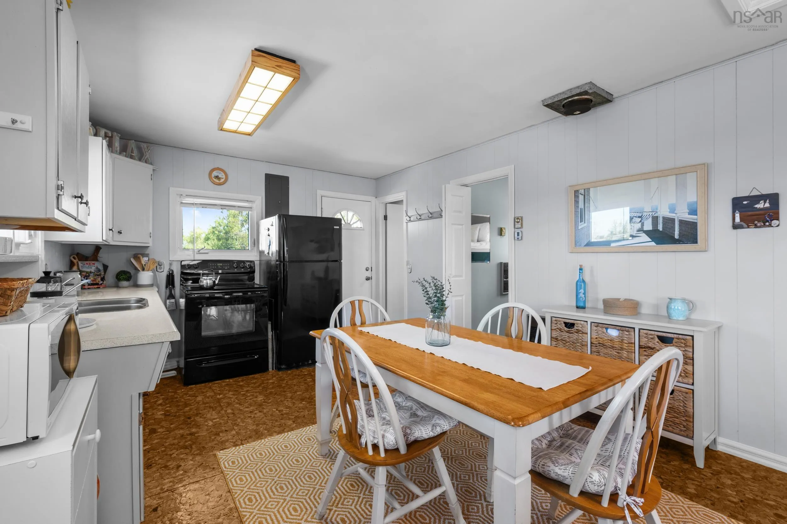20 Macknight Lane, Seafoam, NS B0K 1N0, 4 Bedrooms Bedrooms, ,2 BathroomsBathrooms,Residential,For Sale,Macknight,202522809