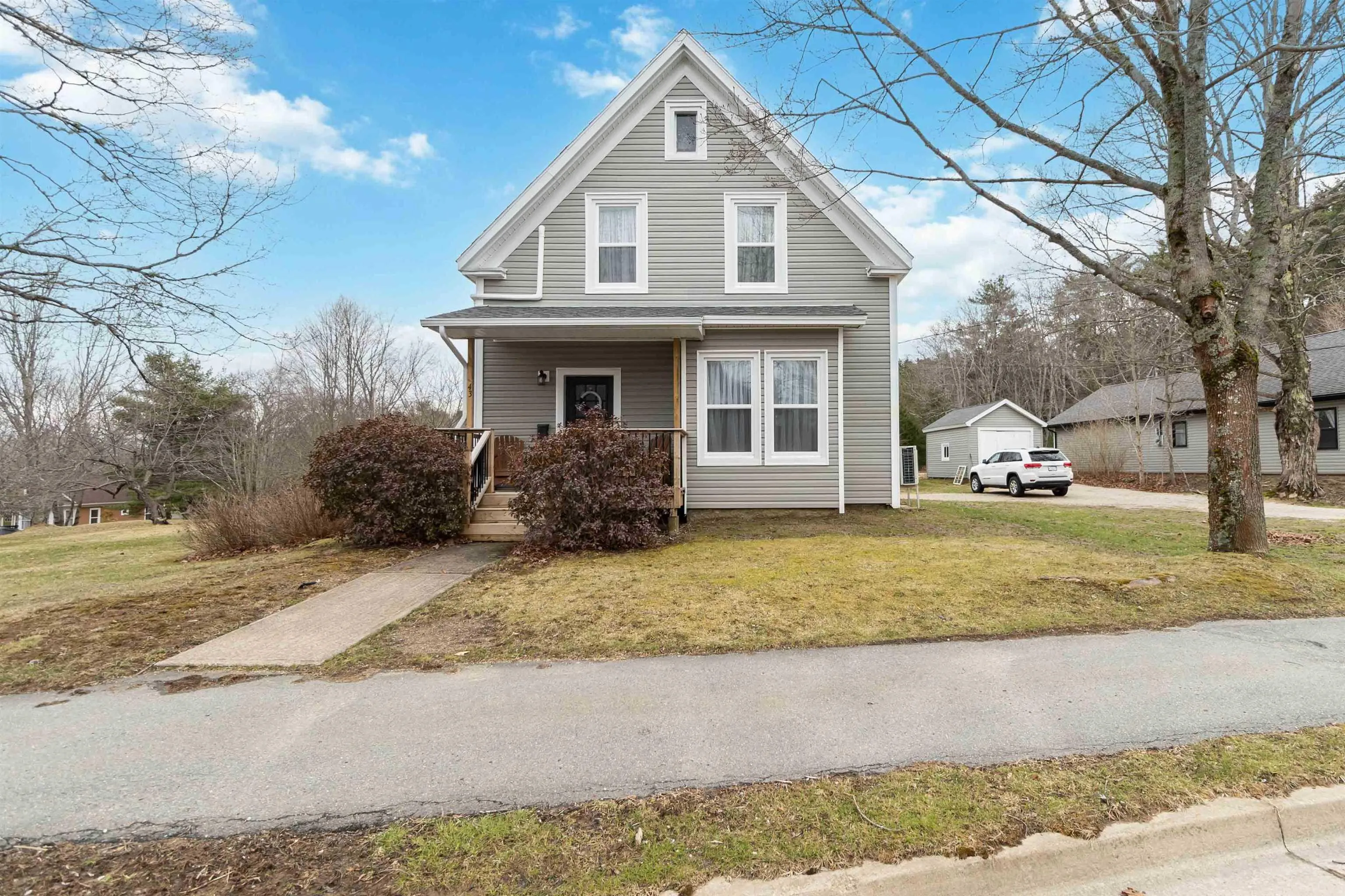 43 Jubilee Road, Bridgewater Ns B4v 2a3, 4 Bedrooms Bedrooms, ,2 BathroomsBathrooms,Residential,For Sale,Jubilee,202506883