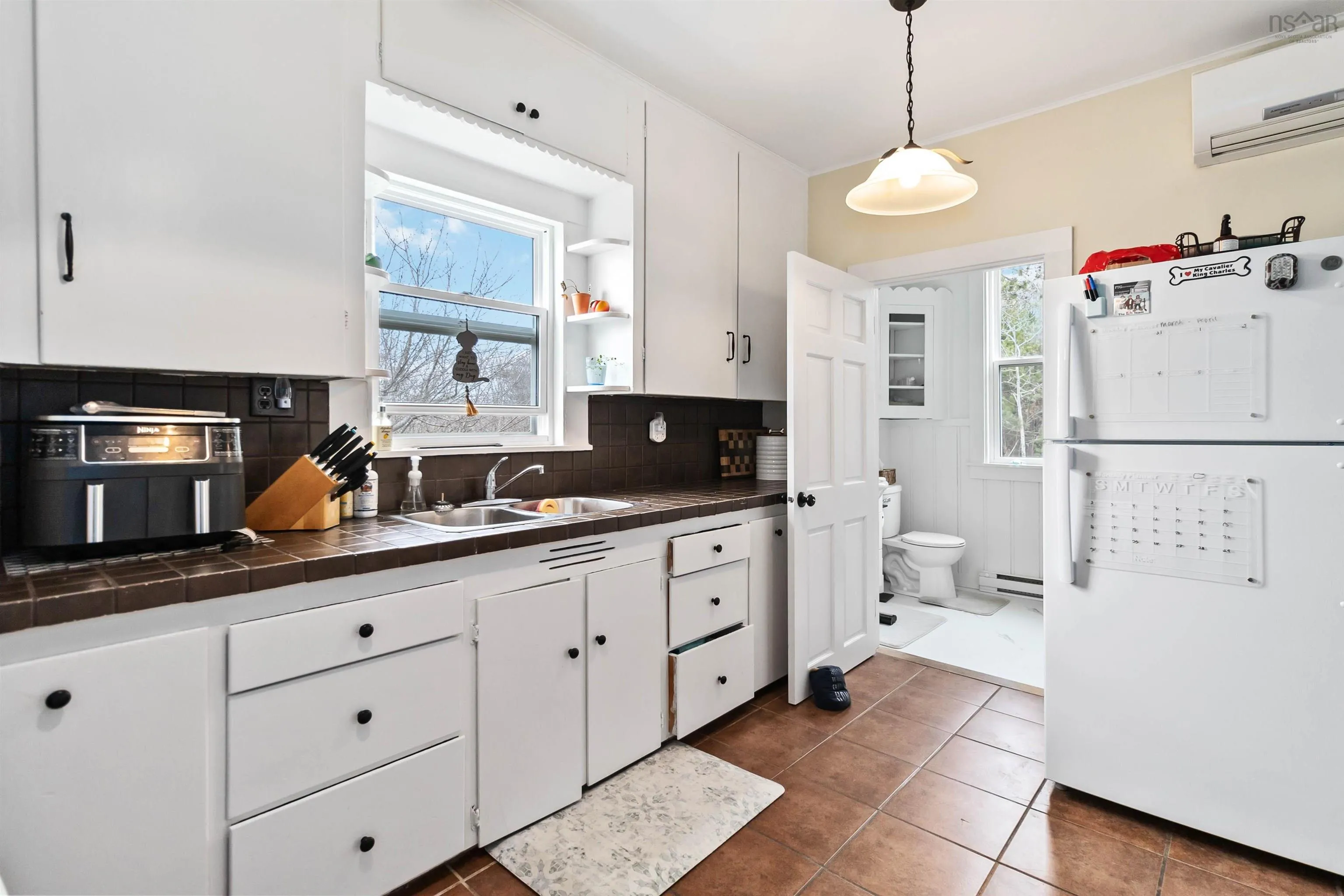43 Jubilee Road, Bridgewater Ns B4v 2a3, 4 Bedrooms Bedrooms, ,2 BathroomsBathrooms,Residential,For Sale,Jubilee,202506883