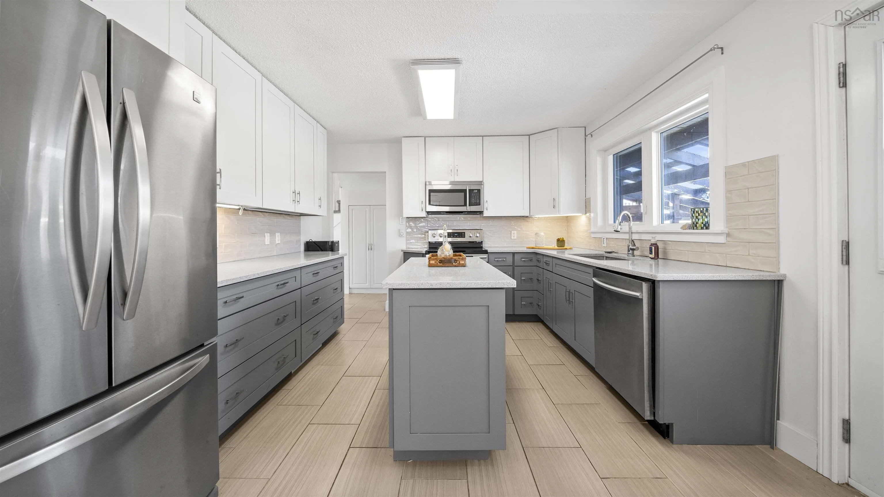 40 Harris Road, Dartmouth Ns B2y 3j5, 5 Bedrooms Bedrooms, ,3 BathroomsBathrooms,Residential,For Sale,Harris,202507634
