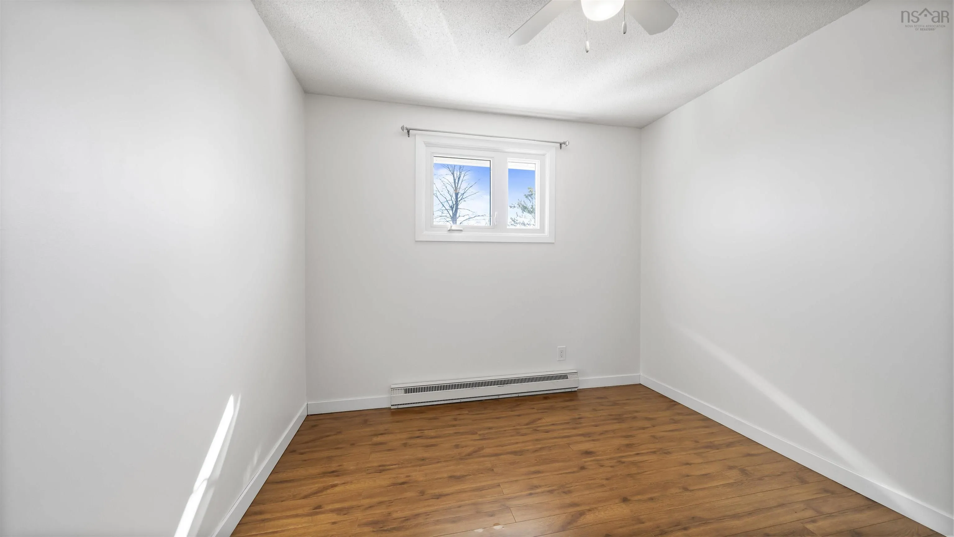 40 Harris Road, Dartmouth Ns B2y 3j5, 5 Bedrooms Bedrooms, ,3 BathroomsBathrooms,Residential,For Sale,Harris,202507634