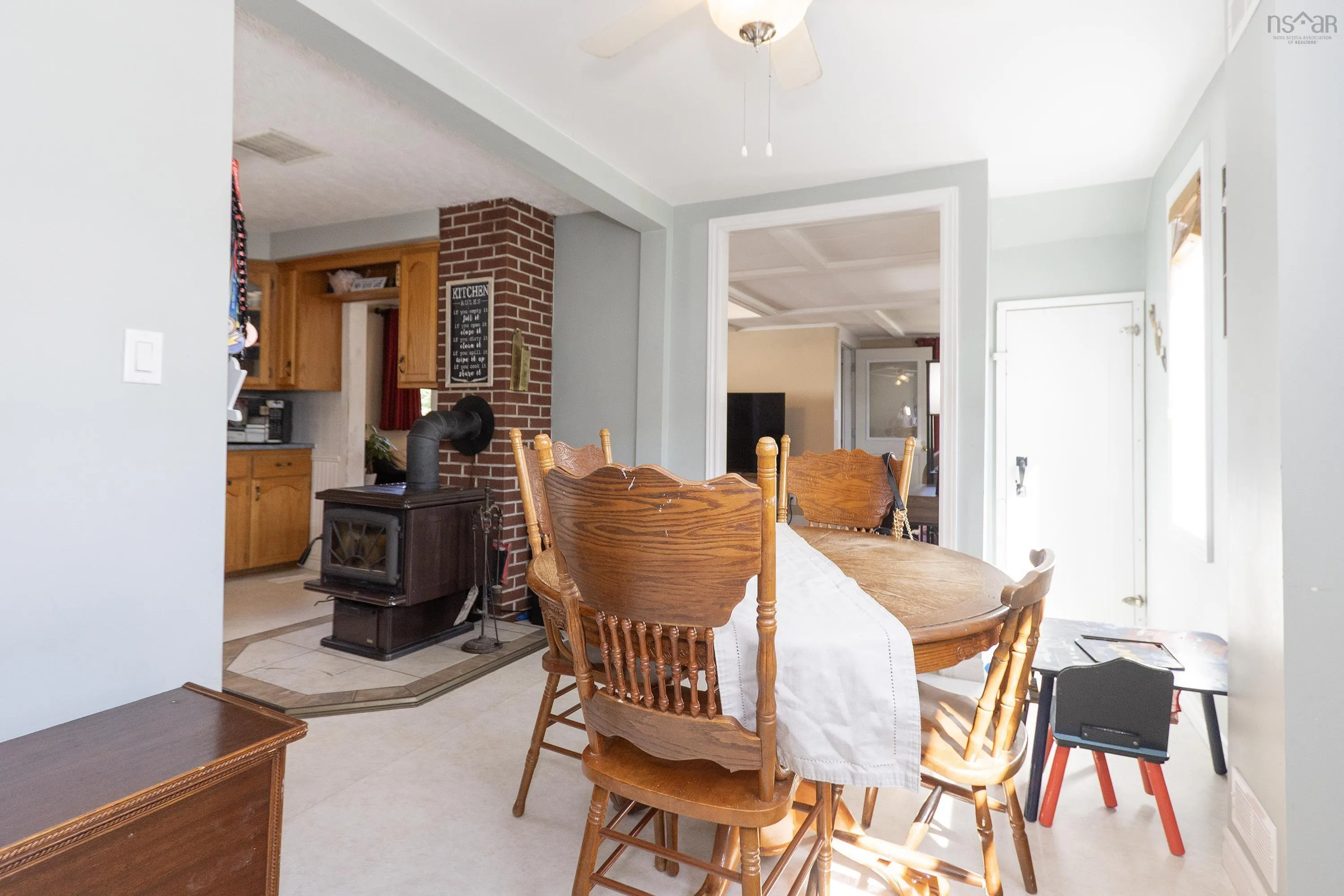 10 Minto Street, Amherst, NS B4H 1H2, 3 Bedrooms Bedrooms, ,2 BathroomsBathrooms,Residential,For Sale,Minto,202518416