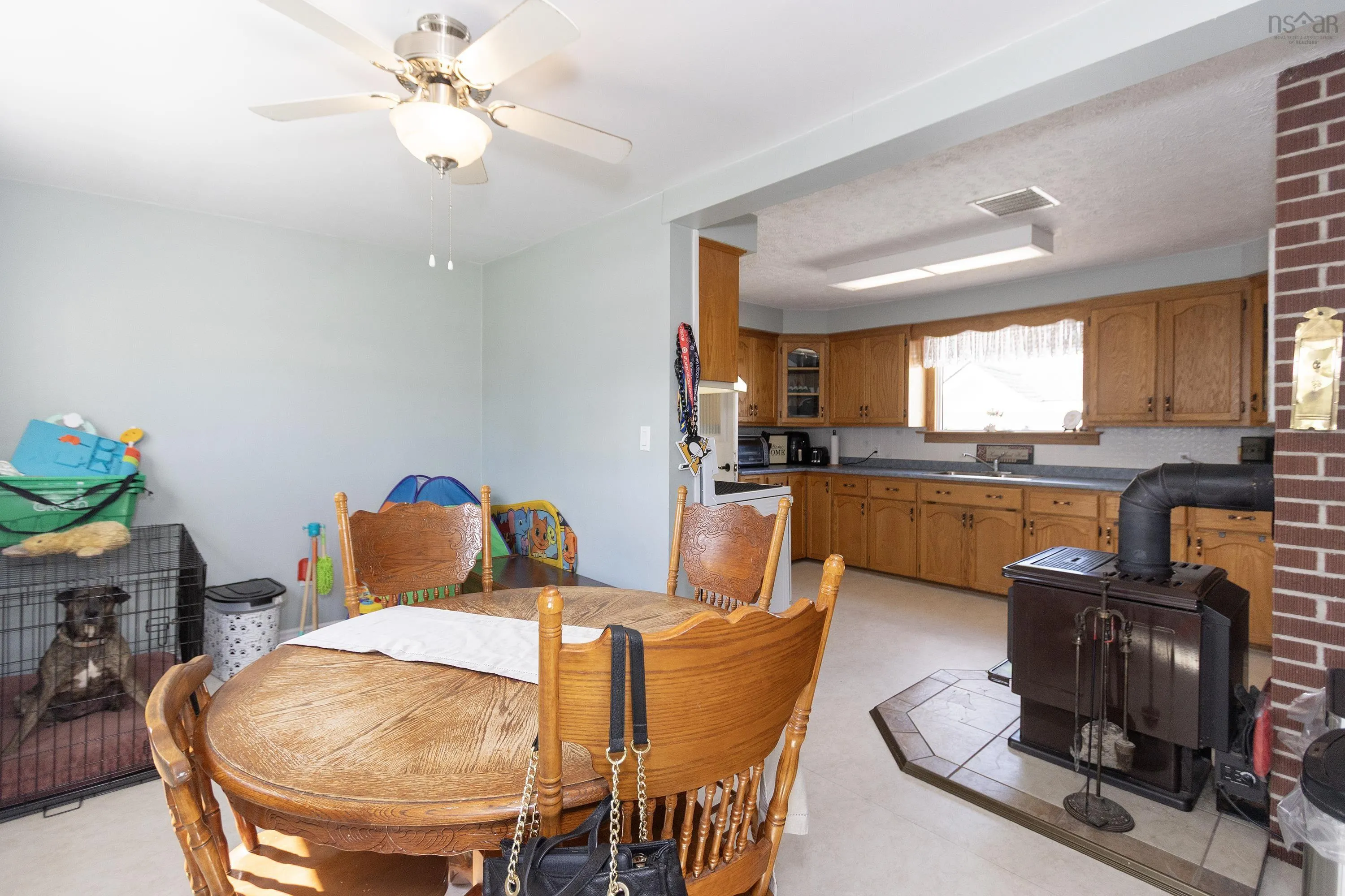 10 Minto Street, Amherst, NS B4H 1H2, 3 Bedrooms Bedrooms, ,2 BathroomsBathrooms,Residential,For Sale,Minto,202518416