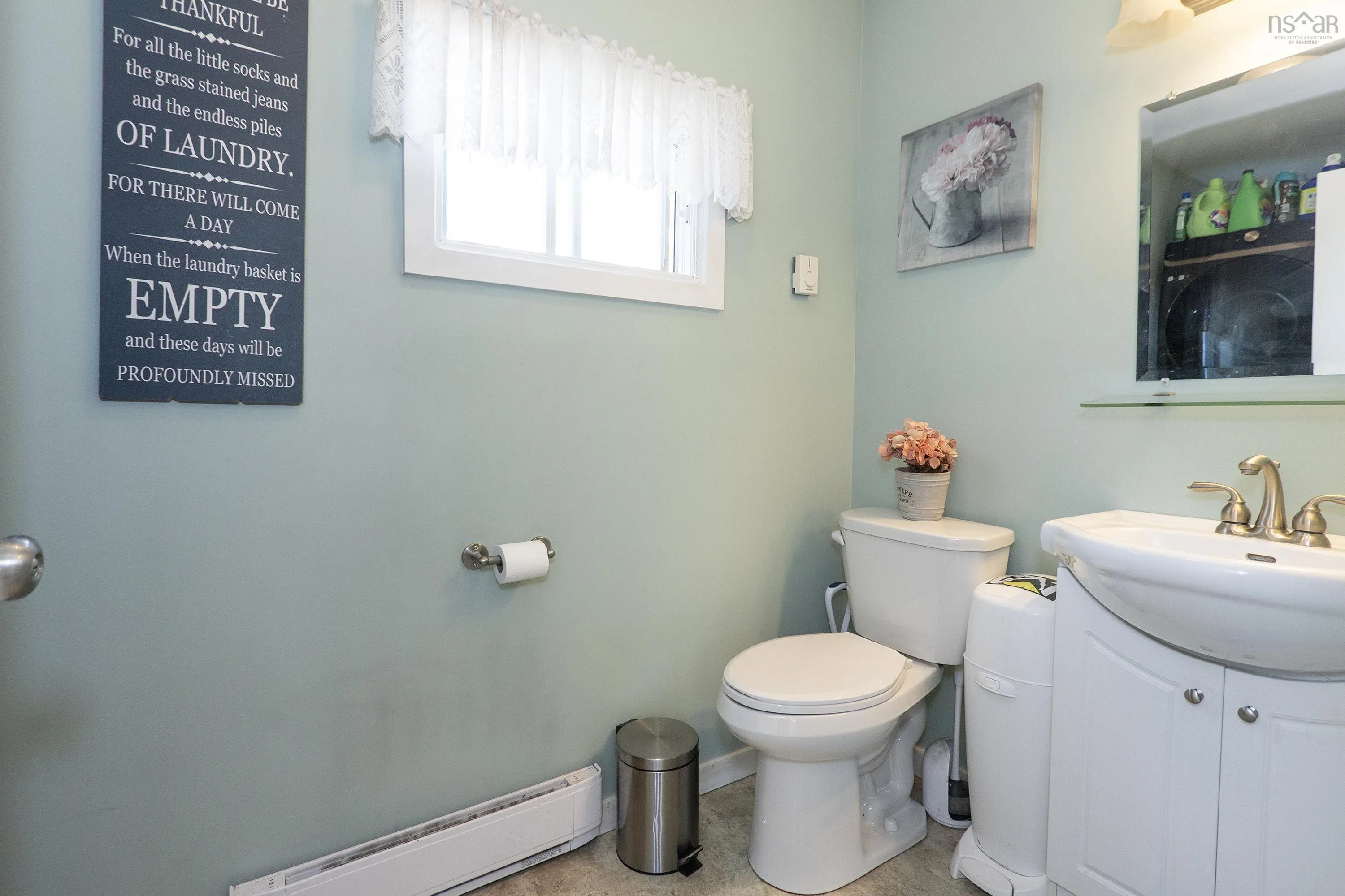 10 Minto Street, Amherst, NS B4H 1H2, 3 Bedrooms Bedrooms, ,2 BathroomsBathrooms,Residential,For Sale,Minto,202518416