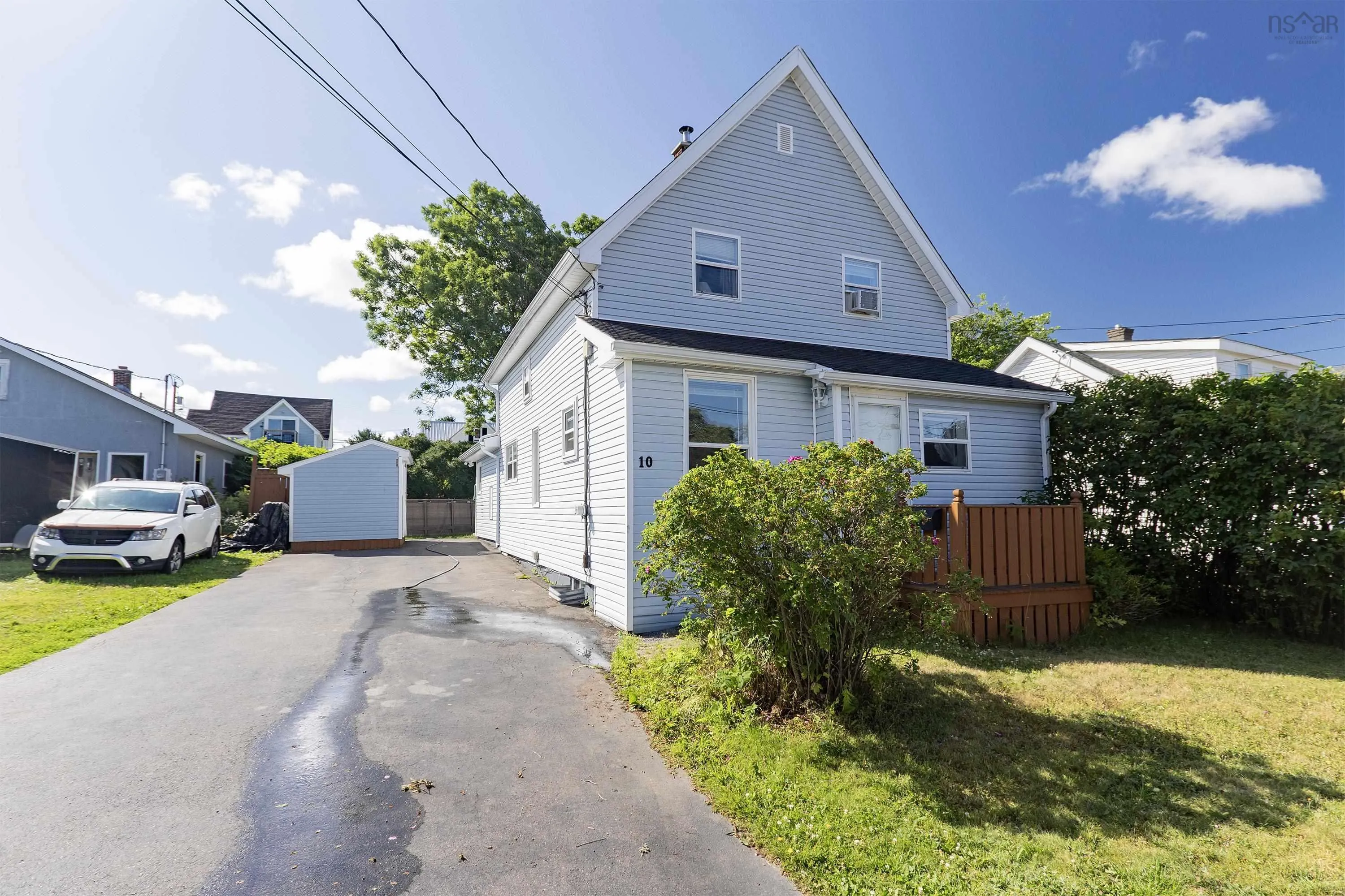 10 Minto Street, Amherst, NS B4H 1H2, 3 Bedrooms Bedrooms, ,2 BathroomsBathrooms,Residential,For Sale,Minto,202518416