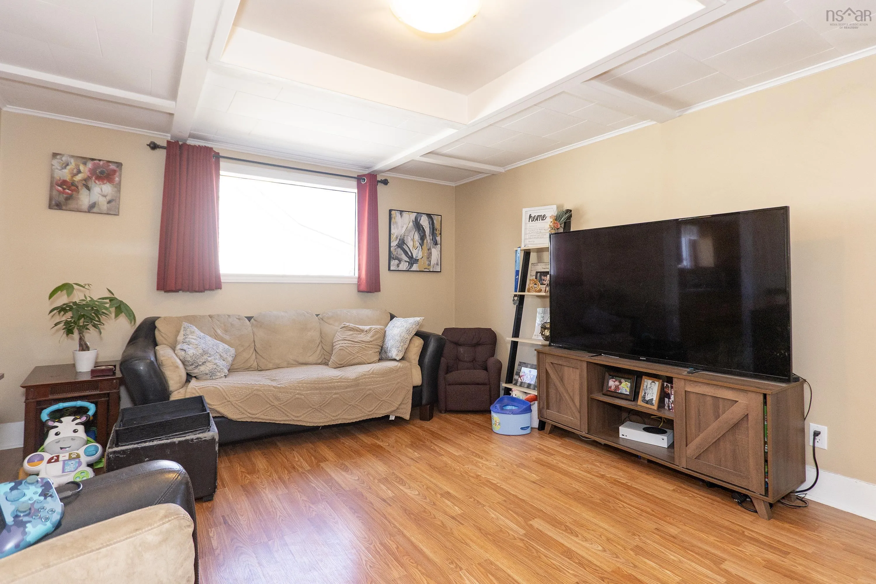 10 Minto Street, Amherst, NS B4H 1H2, 3 Bedrooms Bedrooms, ,2 BathroomsBathrooms,Residential,For Sale,Minto,202518416