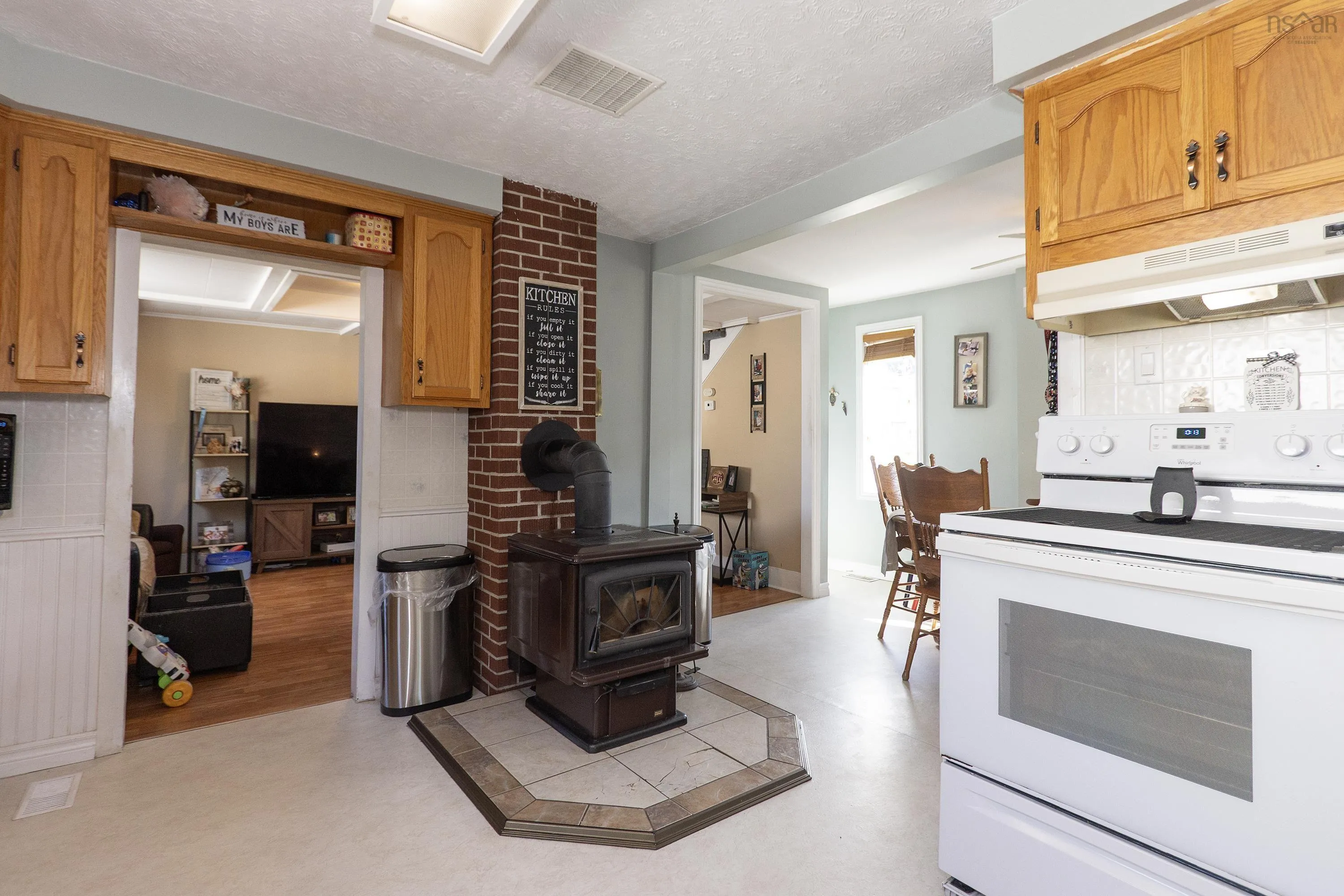 10 Minto Street, Amherst, NS B4H 1H2, 3 Bedrooms Bedrooms, ,2 BathroomsBathrooms,Residential,For Sale,Minto,202518416