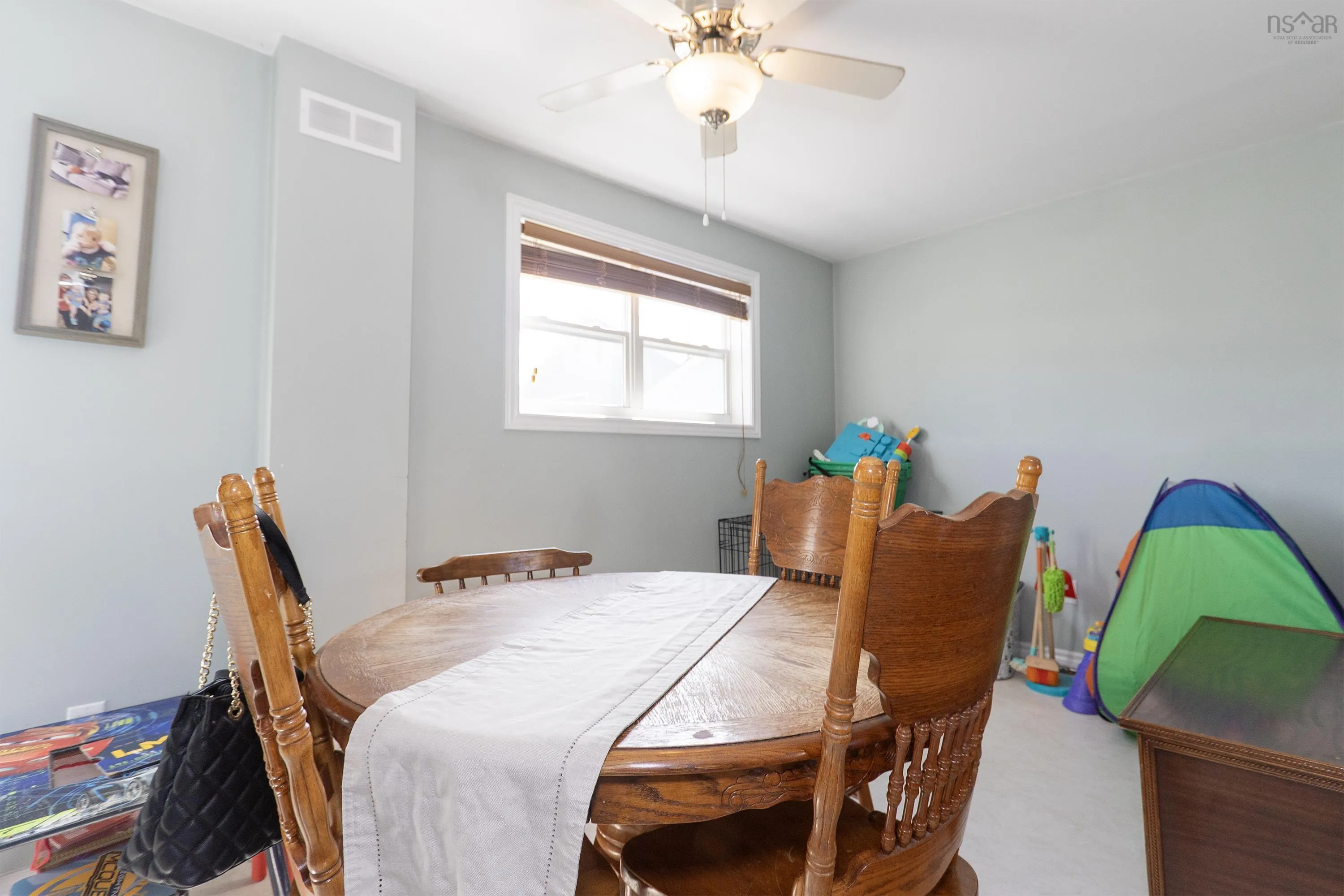 10 Minto Street, Amherst, NS B4H 1H2, 3 Bedrooms Bedrooms, ,2 BathroomsBathrooms,Residential,For Sale,Minto,202518416