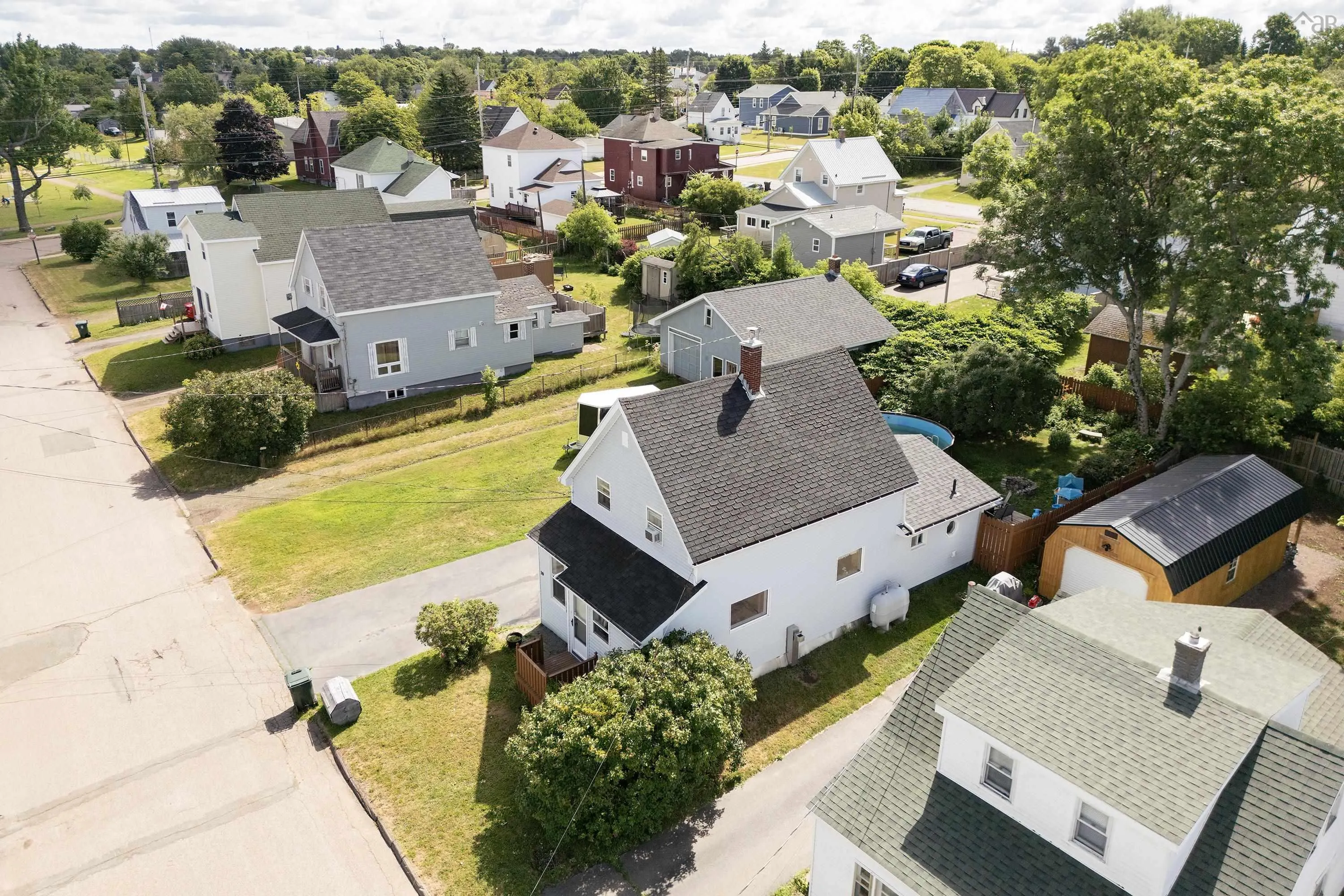 10 Minto Street, Amherst, NS B4H 1H2, 3 Bedrooms Bedrooms, ,2 BathroomsBathrooms,Residential,For Sale,Minto,202518416