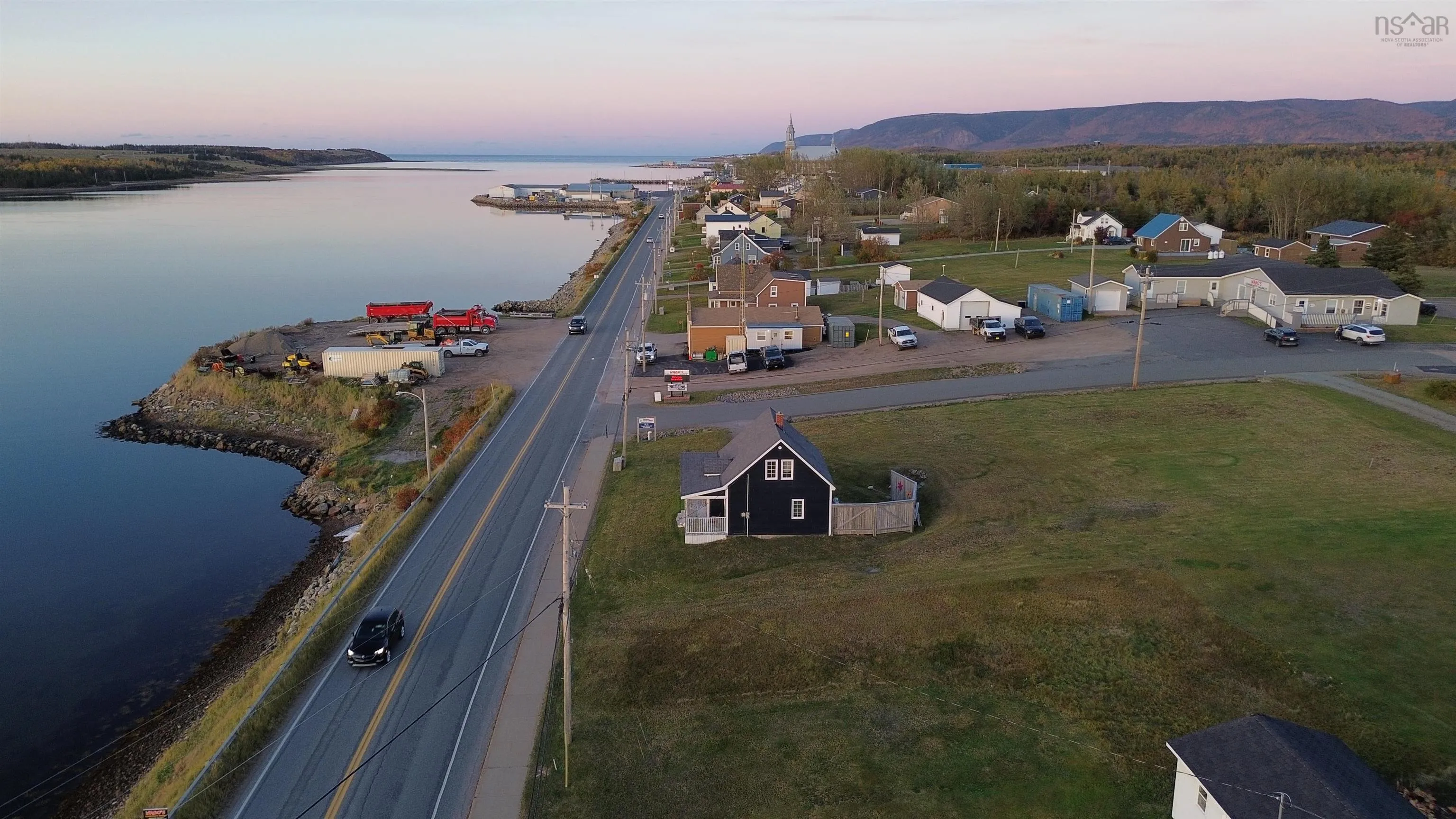 14962 Cabot Trail, Chéticamp Ns B0e 1h0, 3 Bedrooms Bedrooms, ,1 BathroomBathrooms,Residential,For Sale,Cabot,202425535
