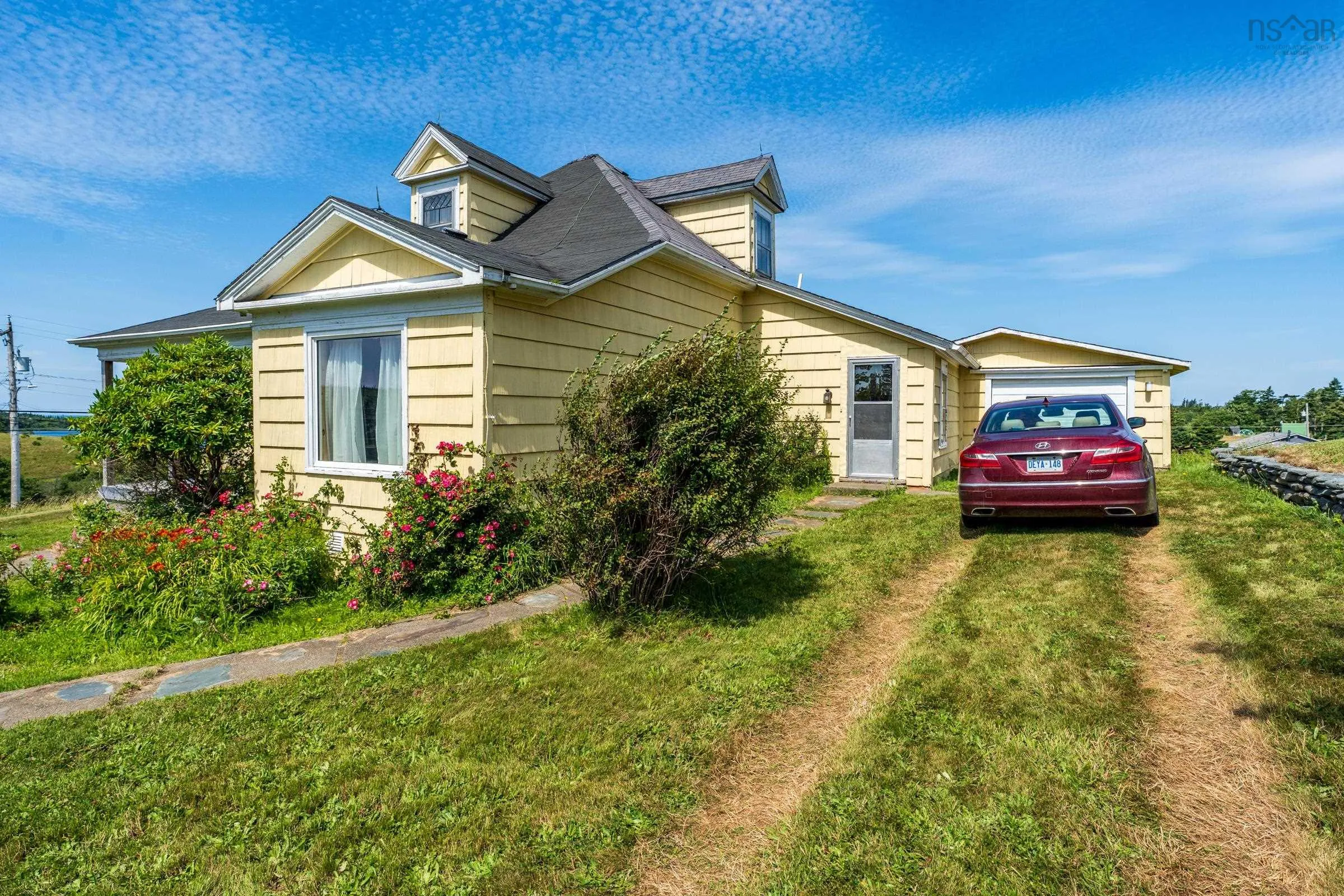 2504 Highway 1, Darlings Lake, NS B5A 4A5, 3 Bedrooms Bedrooms, ,2 BathroomsBathrooms,Residential,For Sale,Highway 1,202518883