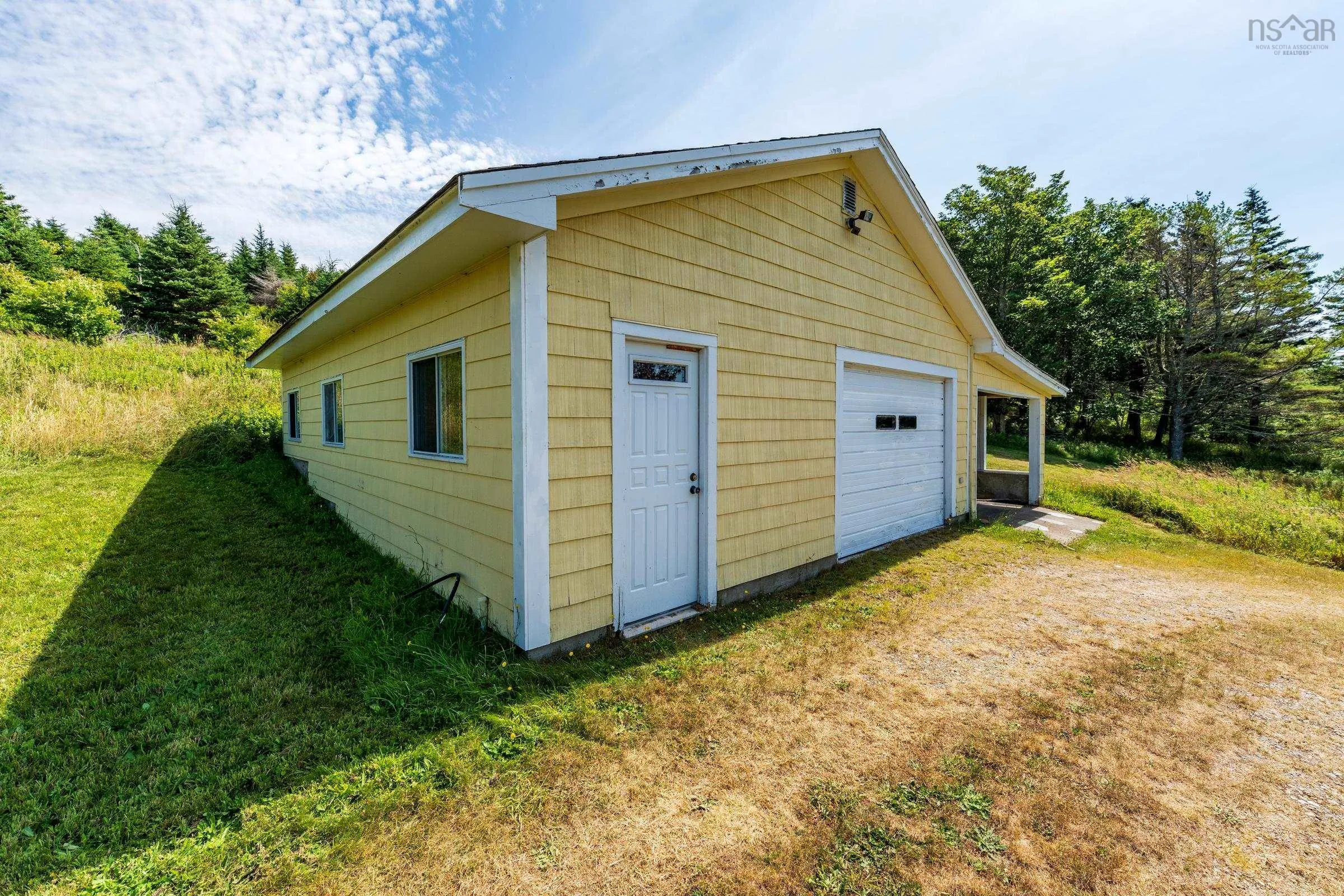 2504 Highway 1, Darlings Lake, NS B5A 4A5, 3 Bedrooms Bedrooms, ,2 BathroomsBathrooms,Residential,For Sale,Highway 1,202518883