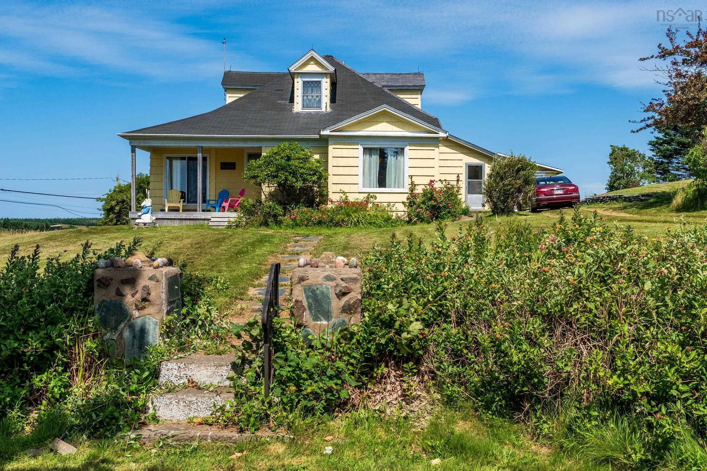2504 Highway 1, Darlings Lake, NS B5A 4A5, 3 Bedrooms Bedrooms, ,2 BathroomsBathrooms,Residential,For Sale,Highway 1,202518883