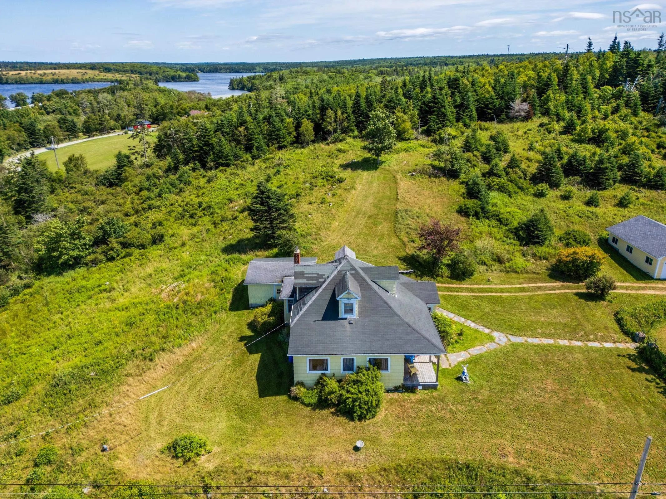 2504 Highway 1, Darlings Lake, NS B5A 4A5, 3 Bedrooms Bedrooms, ,2 BathroomsBathrooms,Residential,For Sale,Highway 1,202518883