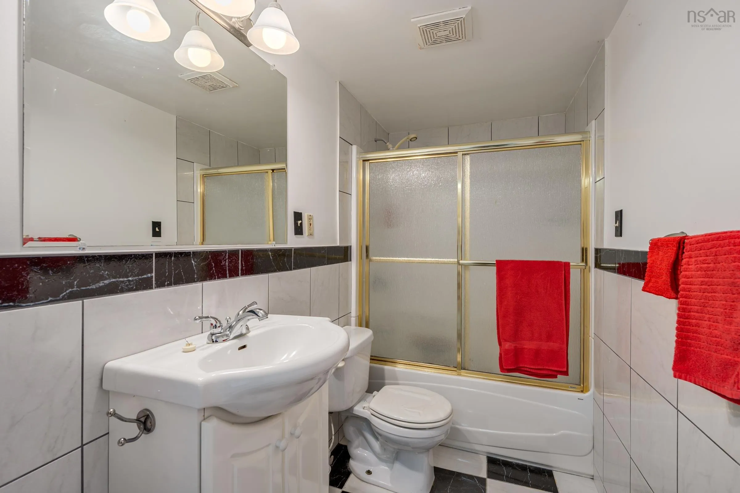 2504 Highway 1, Darlings Lake, NS B5A 4A5, 3 Bedrooms Bedrooms, ,2 BathroomsBathrooms,Residential,For Sale,Highway 1,202518883