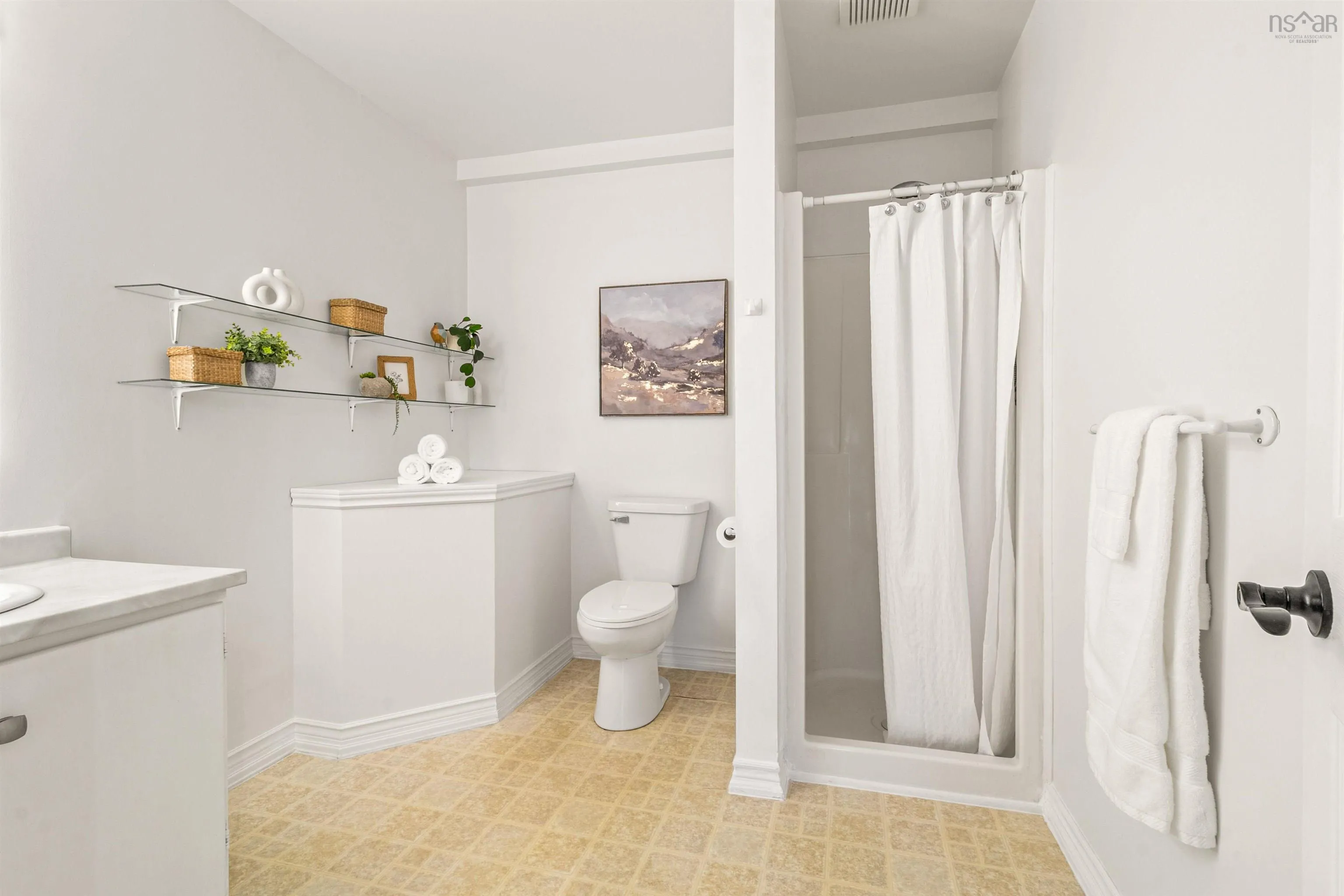 143 Hampton Green, Dartmouth, NS B2V 2A8, 3 Bedrooms Bedrooms, ,2 BathroomsBathrooms,Residential,For Sale,Hampton,202523814