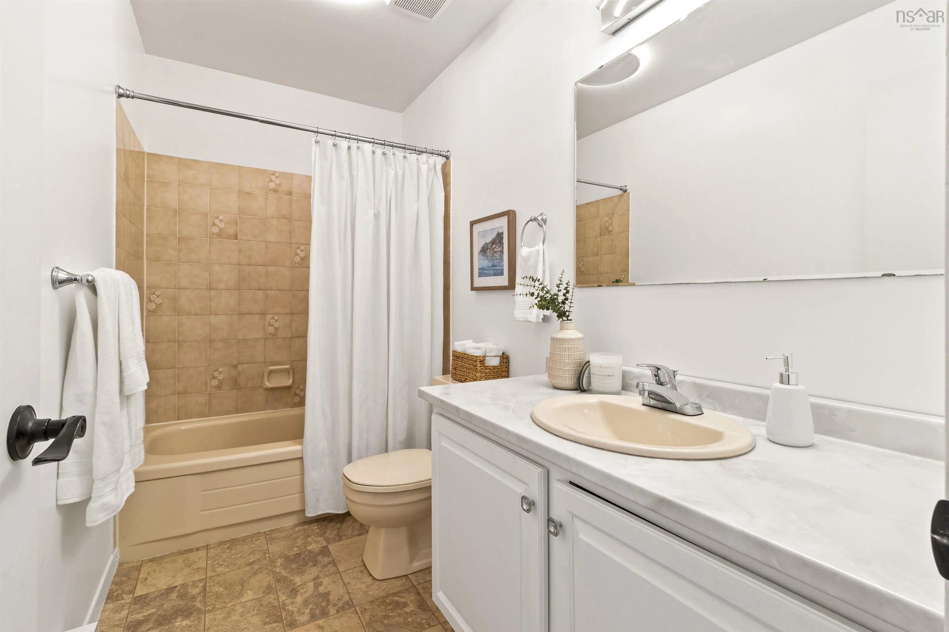 143 Hampton Green, Dartmouth, NS B2V 2A8, 3 Bedrooms Bedrooms, ,2 BathroomsBathrooms,Residential,For Sale,Hampton,202523814