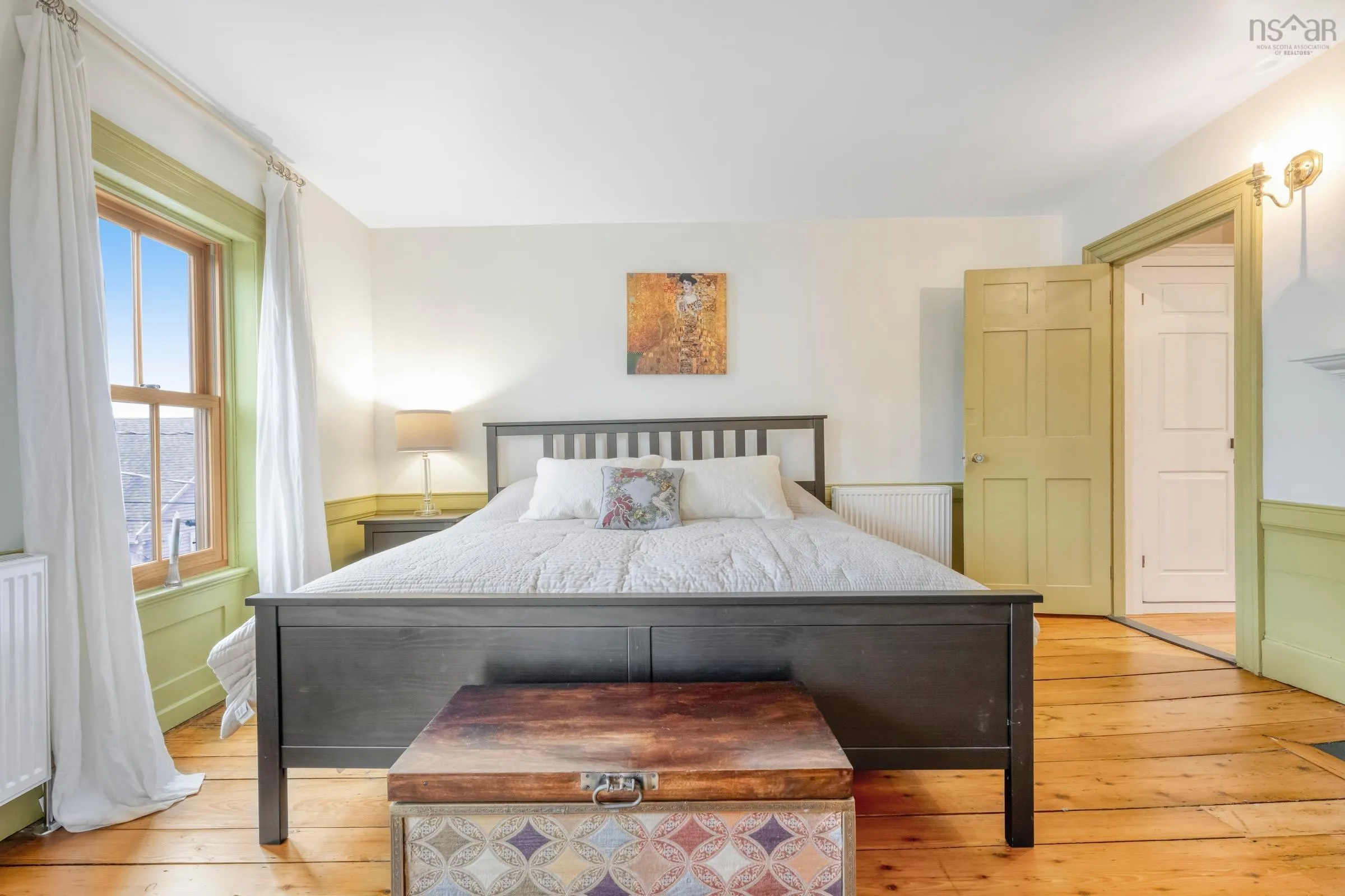 33 Cornwallis Street, Lunenburg Ns B0j 2c0, 3 Bedrooms Bedrooms, ,3 BathroomsBathrooms,Residential,For Sale,Cornwallis,202503857
