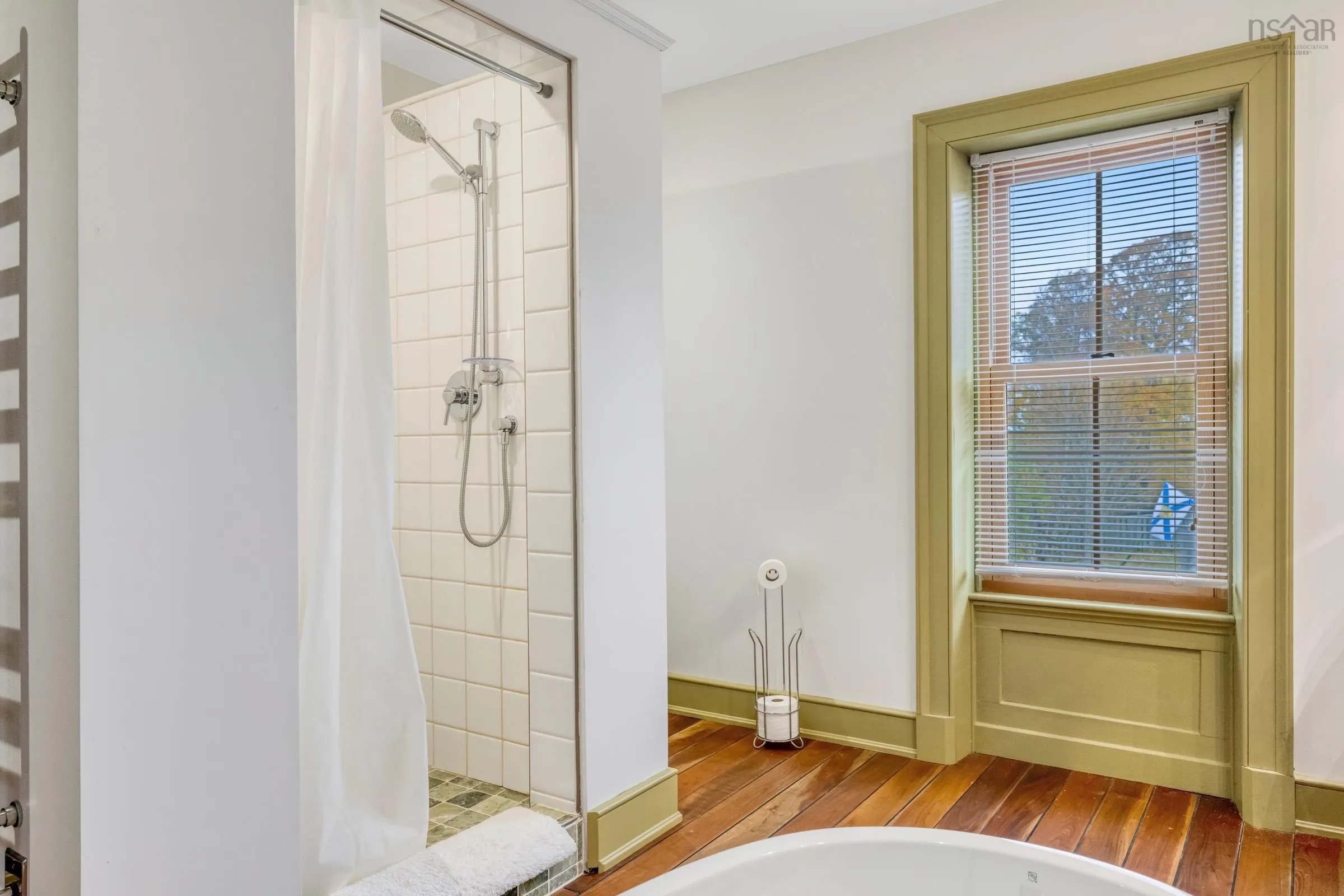 33 Cornwallis Street, Lunenburg Ns B0j 2c0, 3 Bedrooms Bedrooms, ,3 BathroomsBathrooms,Residential,For Sale,Cornwallis,202503857