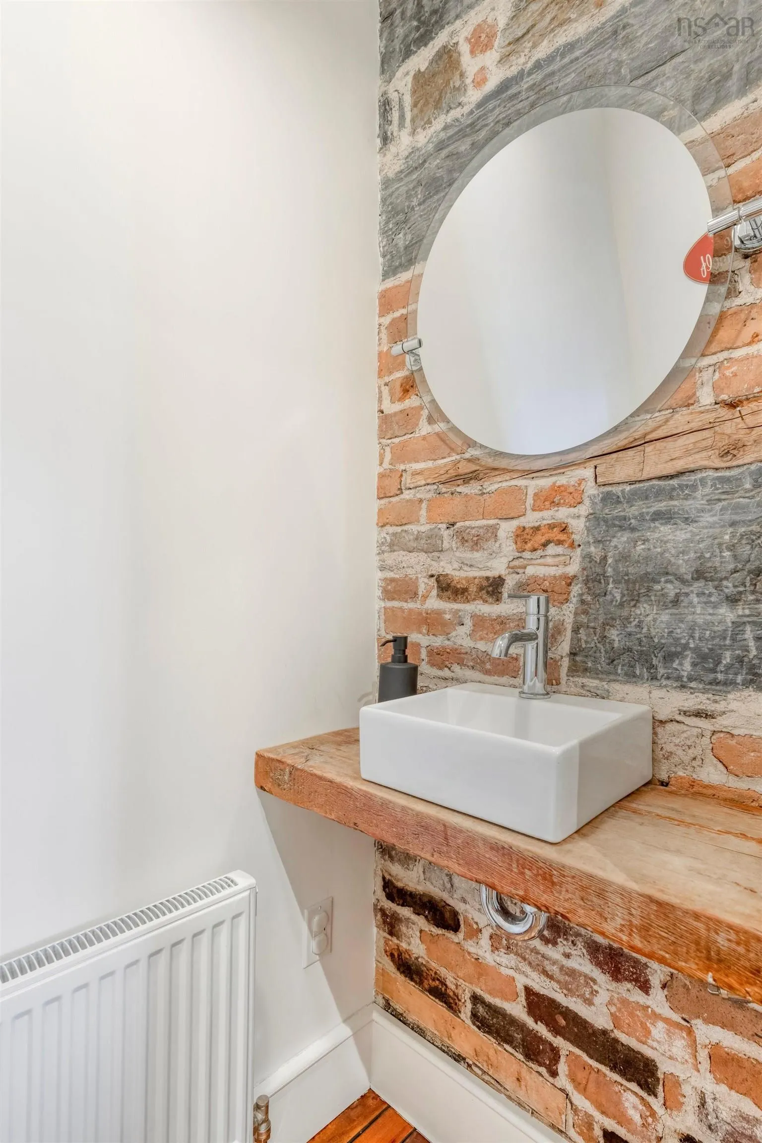 33 Cornwallis Street, Lunenburg Ns B0j 2c0, 3 Bedrooms Bedrooms, ,3 BathroomsBathrooms,Residential,For Sale,Cornwallis,202503857