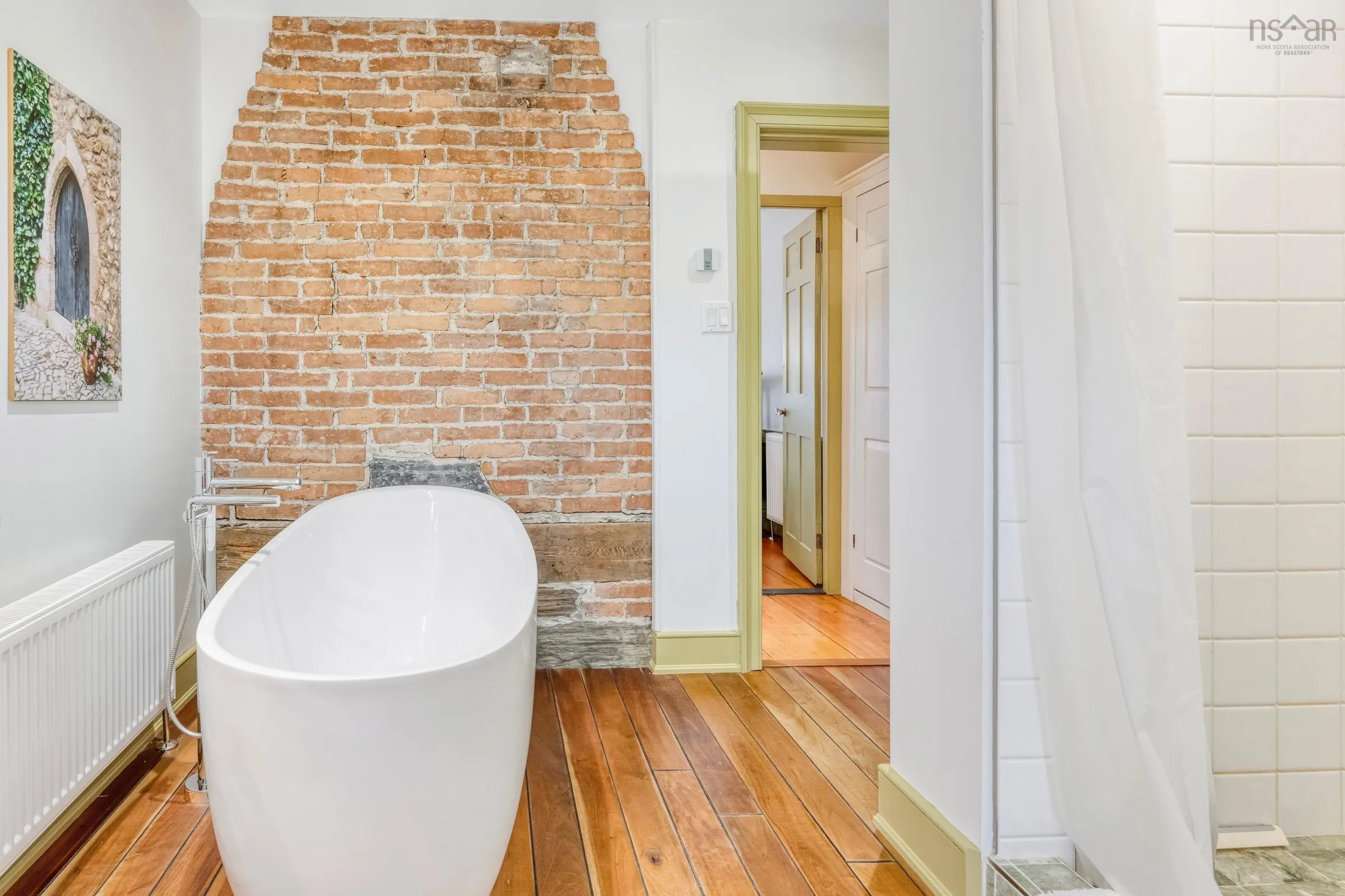 33 Cornwallis Street, Lunenburg Ns B0j 2c0, 3 Bedrooms Bedrooms, ,3 BathroomsBathrooms,Residential,For Sale,Cornwallis,202503857