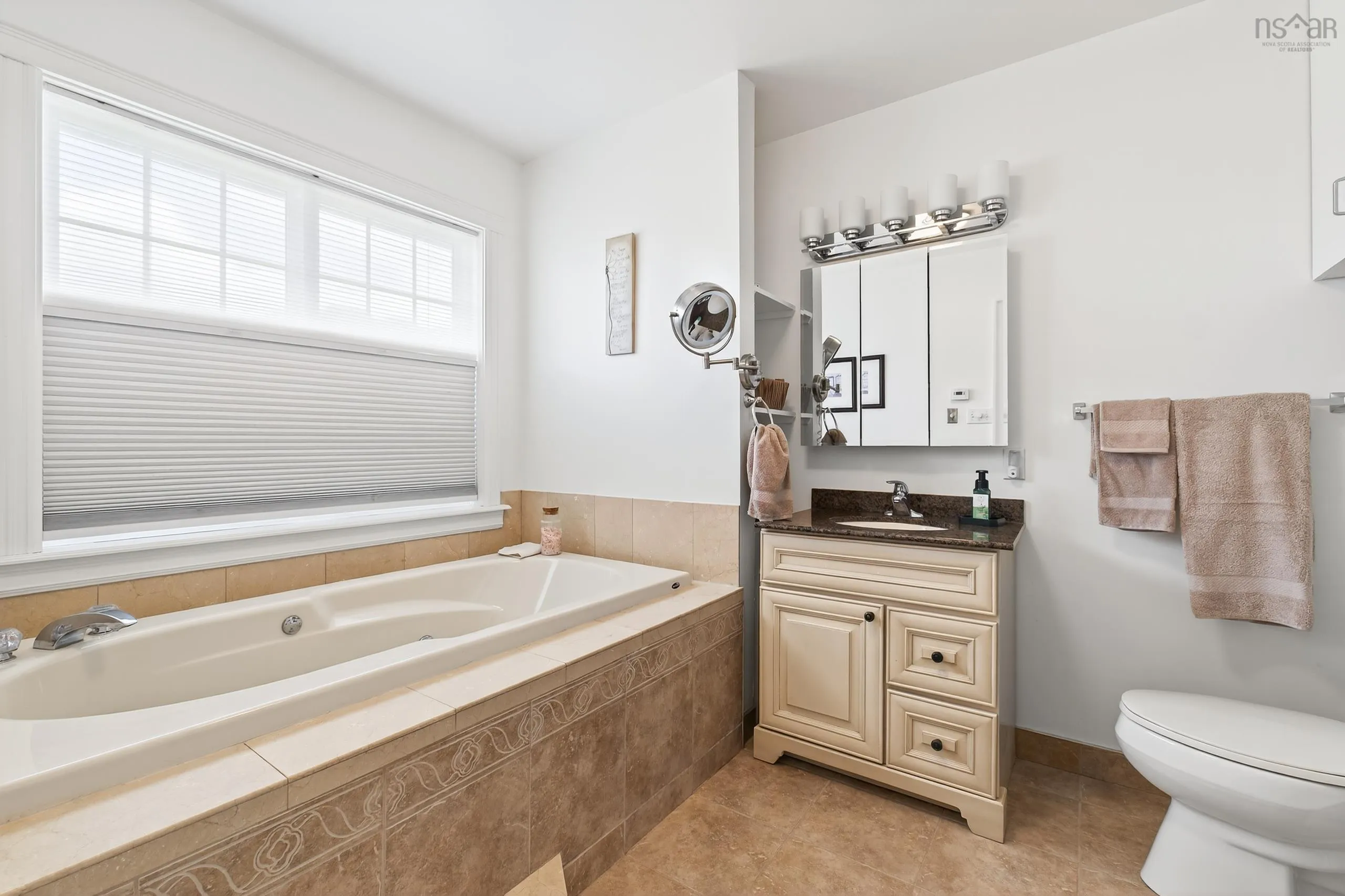 2140 Point Edward Highway, Point Edward, NS B2A 4R6, 3 Bedrooms Bedrooms, ,3 BathroomsBathrooms,Residential,For Sale,Point Edward Highway,202521181